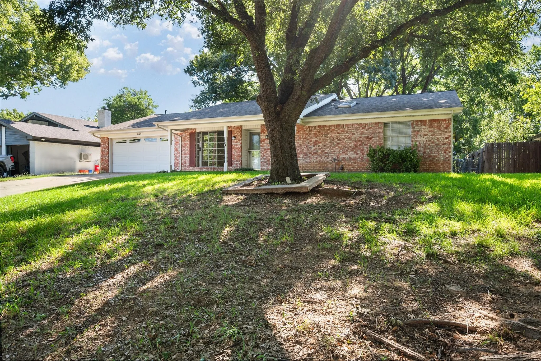 Single Family Residence For Sale in Tarrant County , 3724 Billie Faye Drive, North Richland Hills, Texas 76180, 3 Bedroom, 2 Bathroom, 2 Garage spaces, 1,432 Sqft, built in 1974, mls#21068313, Real Estate Agent in North Richland Hills, Homes For Sale in Tarrant county, Homes For Sale in North Richland Hills, Realtor in North Richland Hills Texas, Real Estate Brokerage Independent Realty Texas, Luminita Cordes Realtor