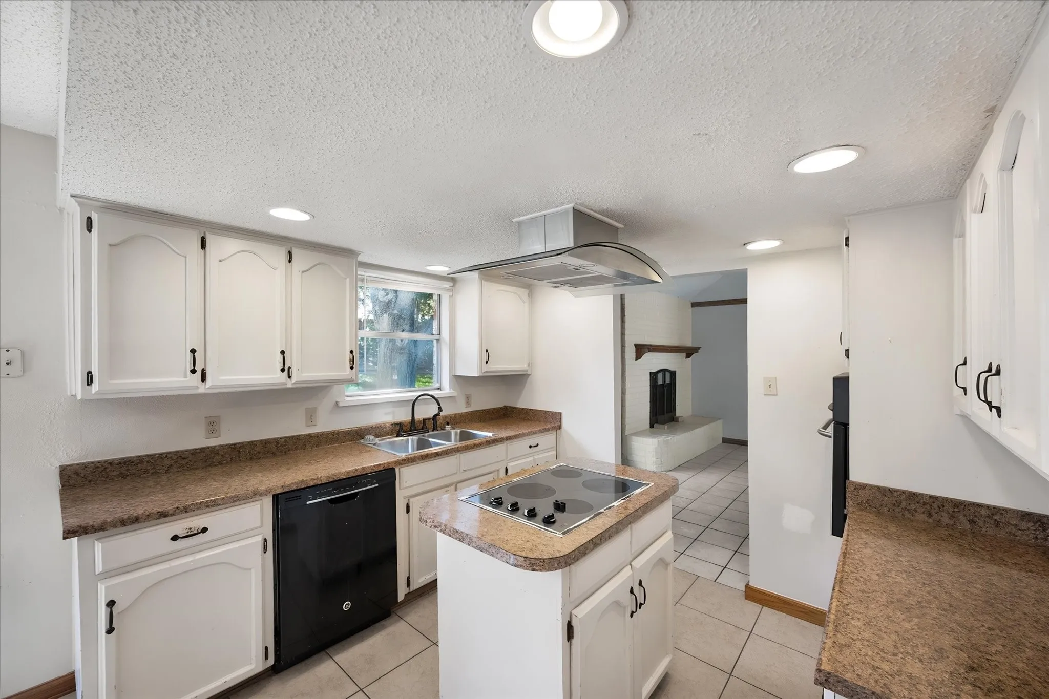Single Family Residence For Sale in Tarrant County , 3724 Billie Faye Drive, North Richland Hills, Texas 76180, 3 Bedroom, 2 Bathroom, 2 Garage spaces, 1,432 Sqft, built in 1974, mls#21068313, Real Estate Agent in North Richland Hills, Homes For Sale in Tarrant county, Homes For Sale in North Richland Hills, Realtor in North Richland Hills Texas, Real Estate Brokerage Independent Realty Texas, Luminita Cordes Realtor