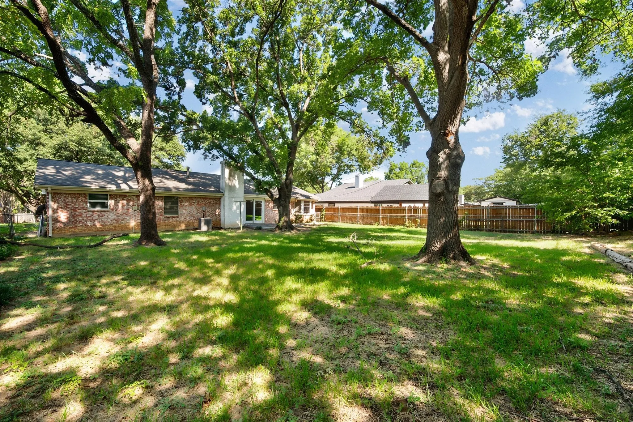 Single Family Residence For Sale in Tarrant County , 3724 Billie Faye Drive, North Richland Hills, Texas 76180, 3 Bedroom, 2 Bathroom, 2 Garage spaces, 1,432 Sqft, built in 1974, mls#21068313, Real Estate Agent in North Richland Hills, Homes For Sale in Tarrant county, Homes For Sale in North Richland Hills, Realtor in North Richland Hills Texas, Real Estate Brokerage Independent Realty Texas, Luminita Cordes Realtor