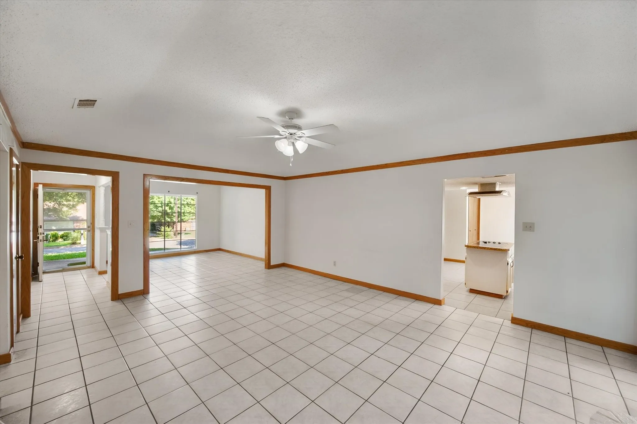 Single Family Residence For Sale in Tarrant County , 3724 Billie Faye Drive, North Richland Hills, Texas 76180, 3 Bedroom, 2 Bathroom, 2 Garage spaces, 1,432 Sqft, built in 1974, mls#21068313, Real Estate Agent in North Richland Hills, Homes For Sale in Tarrant county, Homes For Sale in North Richland Hills, Realtor in North Richland Hills Texas, Real Estate Brokerage Independent Realty Texas, Luminita Cordes Realtor