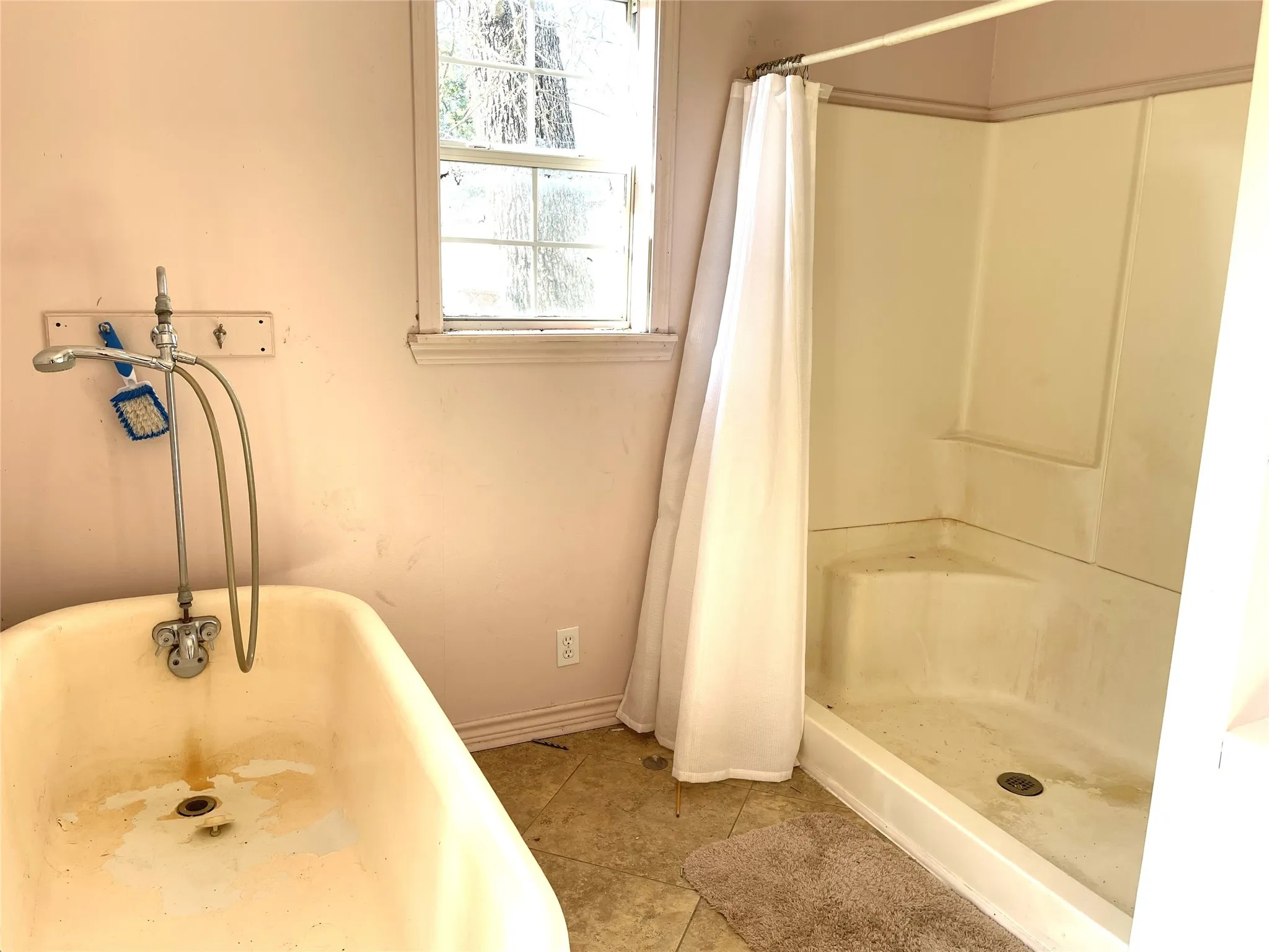 Single Family Residence For Sale in Limestone County , 367 PR 5587A, Jewett, Texas 75846, 2 Bedroom, 2 Bathroom, Garage spaces, 1,400 Sqft, built in 1991, Price $120,000, mls#21061652, Real Estate Agent in Jewett, Homes For Sale in Limestone county, Homes For Sale in Jewett, Realtor in Jewett Texas, Real Estate Brokerage Independent Realty Texas, Luminita Cordes Realtor