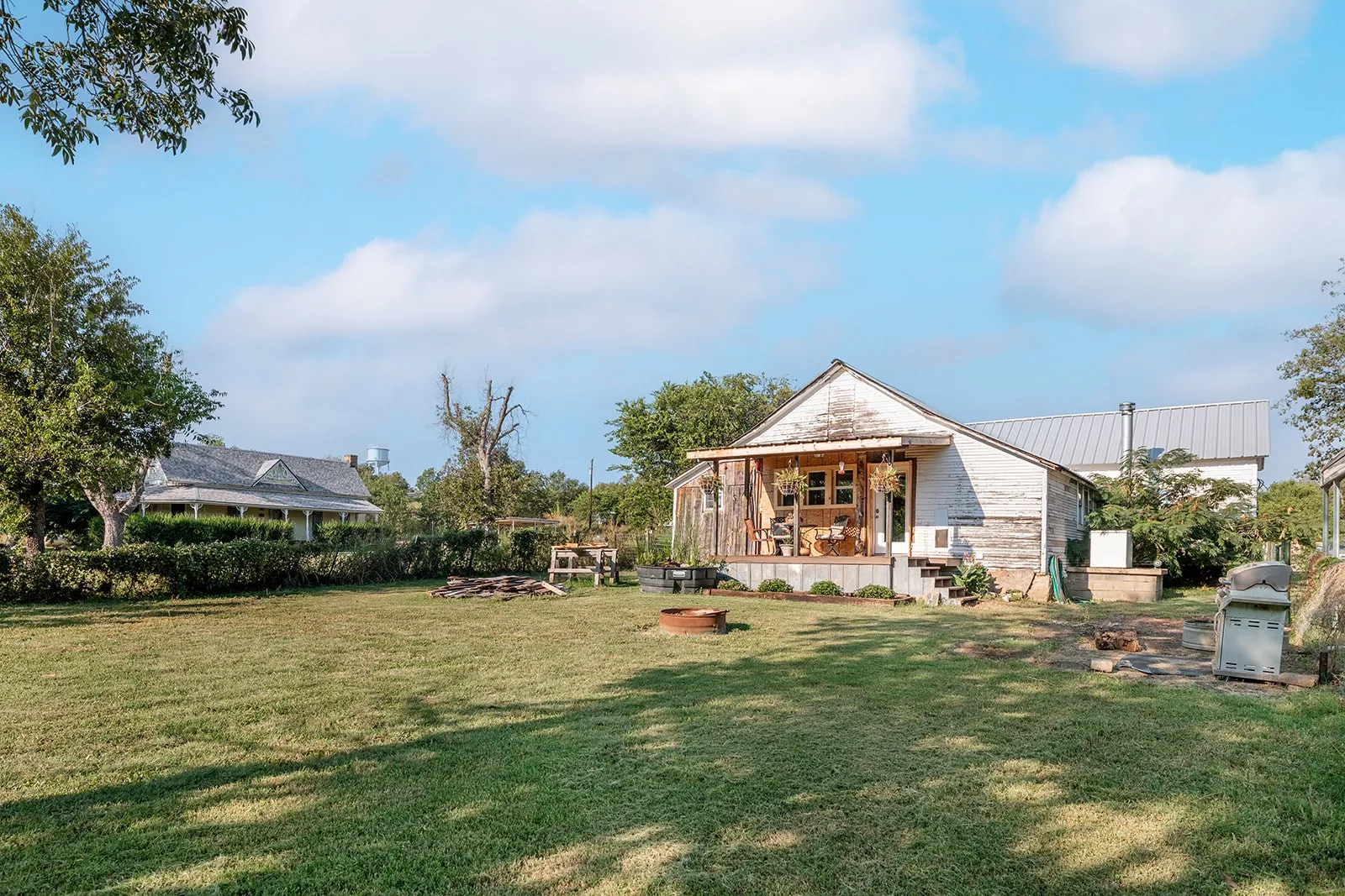 Single Family Residence For Sale in San Saba County , 402 N Live Oak Street, Richland Springs, Texas 76871, 2 Bedroom, 2 Bathroom, Garage spaces, 1,460 Sqft, built in 1920, mls#21068039, Real Estate Agent in Richland Springs, Homes For Sale in San Saba county, Homes For Sale in Richland Springs, Realtor in Richland Springs Texas, Real Estate Brokerage Independent Realty Texas, Luminita Cordes Realtor