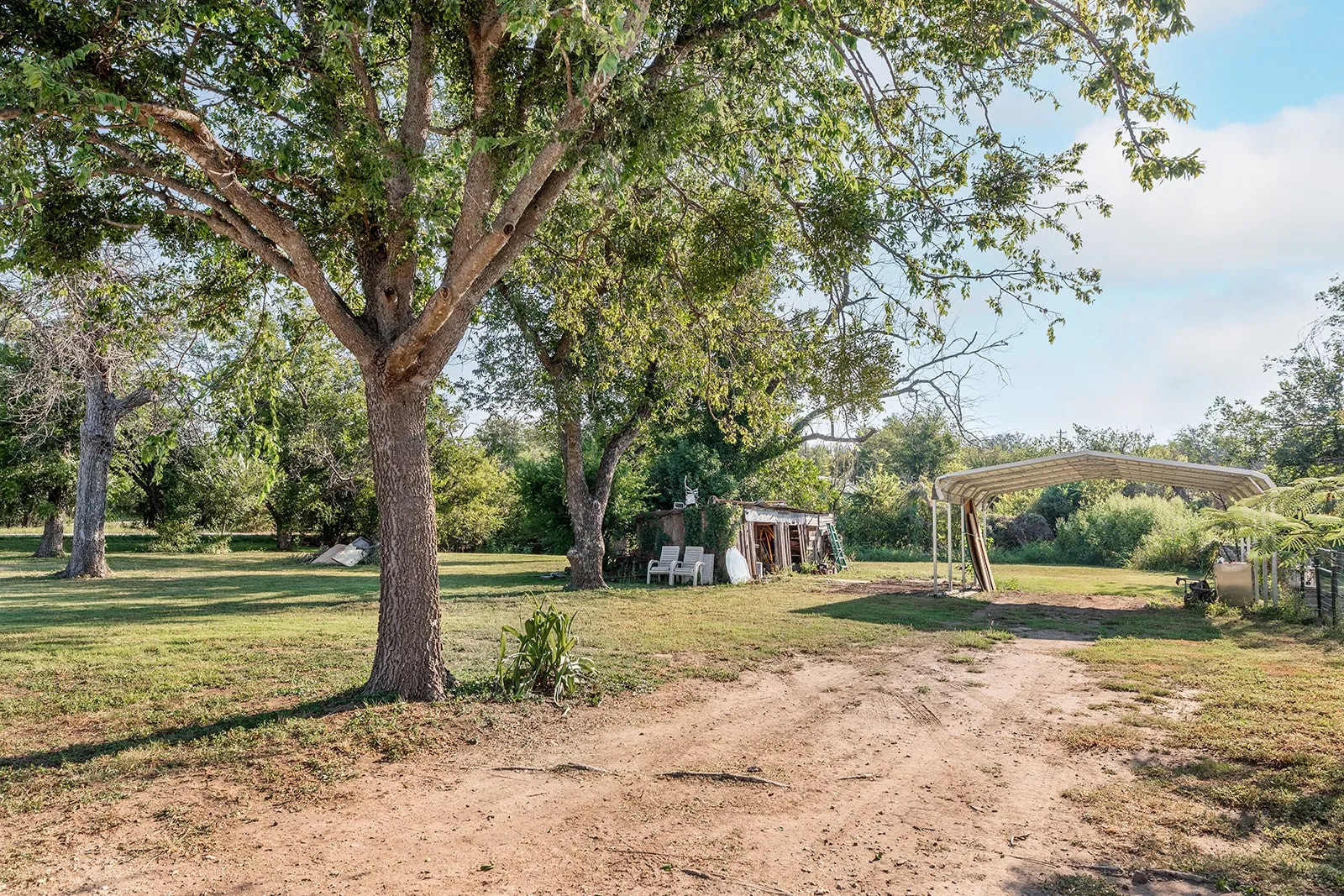 Single Family Residence For Sale in San Saba County , 402 N Live Oak Street, Richland Springs, Texas 76871, 2 Bedroom, 2 Bathroom, Garage spaces, 1,460 Sqft, built in 1920, mls#21068039, Real Estate Agent in Richland Springs, Homes For Sale in San Saba county, Homes For Sale in Richland Springs, Realtor in Richland Springs Texas, Real Estate Brokerage Independent Realty Texas, Luminita Cordes Realtor