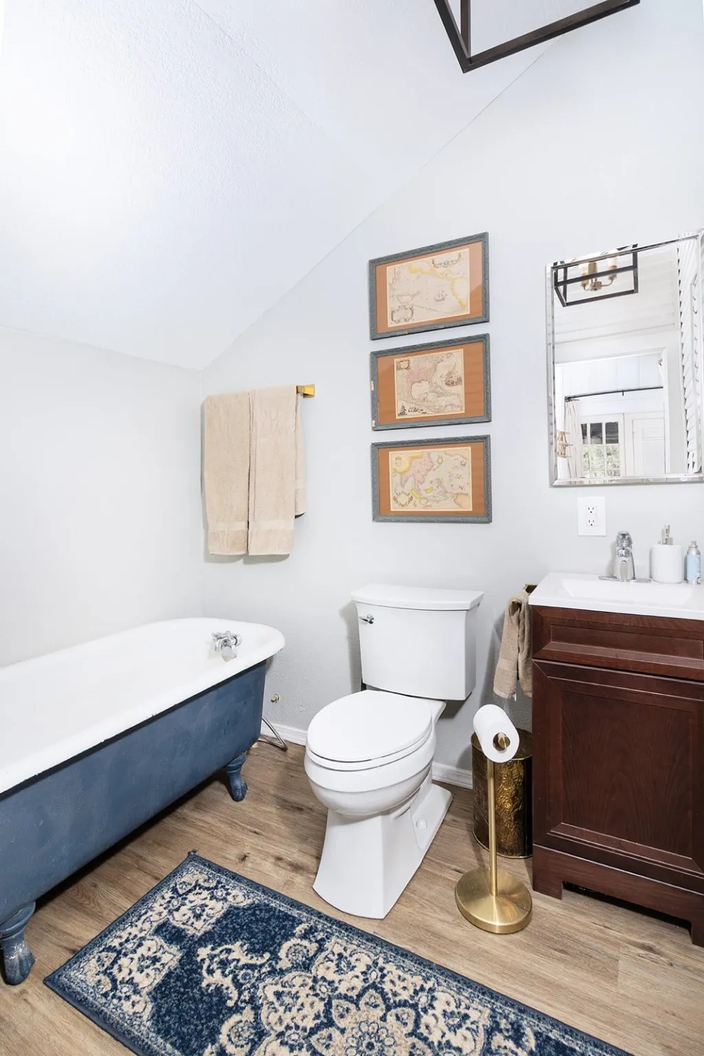 Single Family Residence For Sale in San Saba County , 402 N Live Oak Street, Richland Springs, Texas 76871, 2 Bedroom, 2 Bathroom, Garage spaces, 1,460 Sqft, built in 1920, mls#21068039, Real Estate Agent in Richland Springs, Homes For Sale in San Saba county, Homes For Sale in Richland Springs, Realtor in Richland Springs Texas, Real Estate Brokerage Independent Realty Texas, Luminita Cordes Realtor