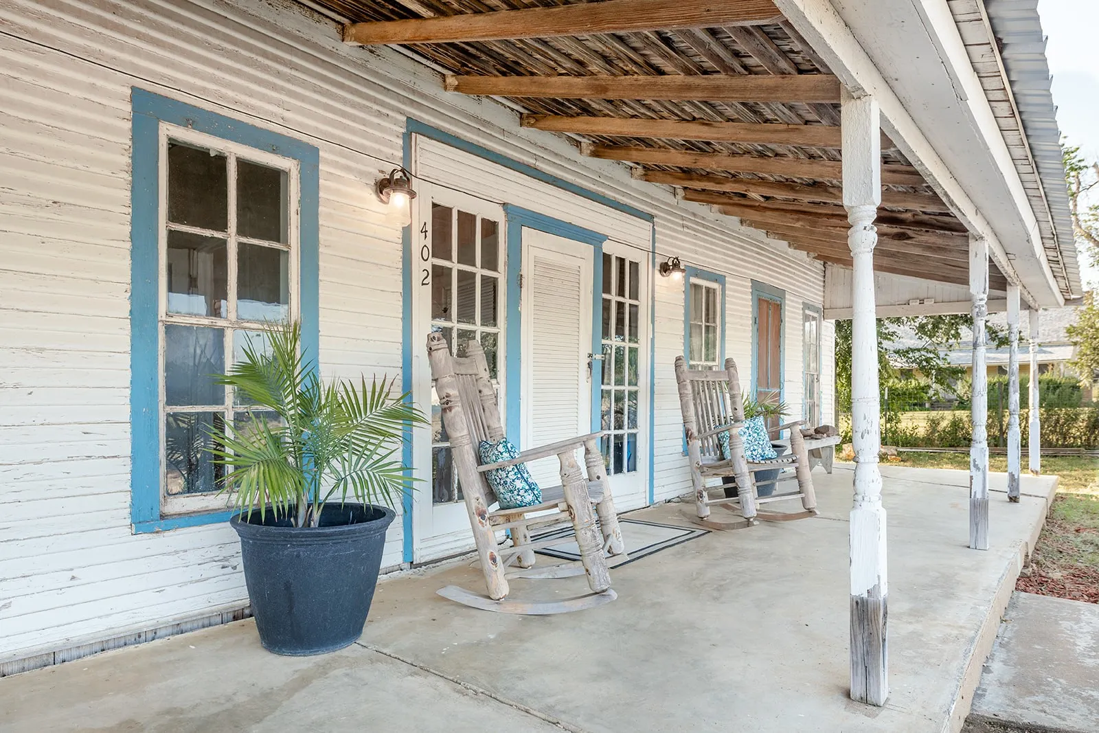 Single Family Residence For Sale in San Saba County , 402 N Live Oak Street, Richland Springs, Texas 76871, 2 Bedroom, 2 Bathroom, Garage spaces, 1,460 Sqft, built in 1920, mls#21068039, Real Estate Agent in Richland Springs, Homes For Sale in San Saba county, Homes For Sale in Richland Springs, Realtor in Richland Springs Texas, Real Estate Brokerage Independent Realty Texas, Luminita Cordes Realtor