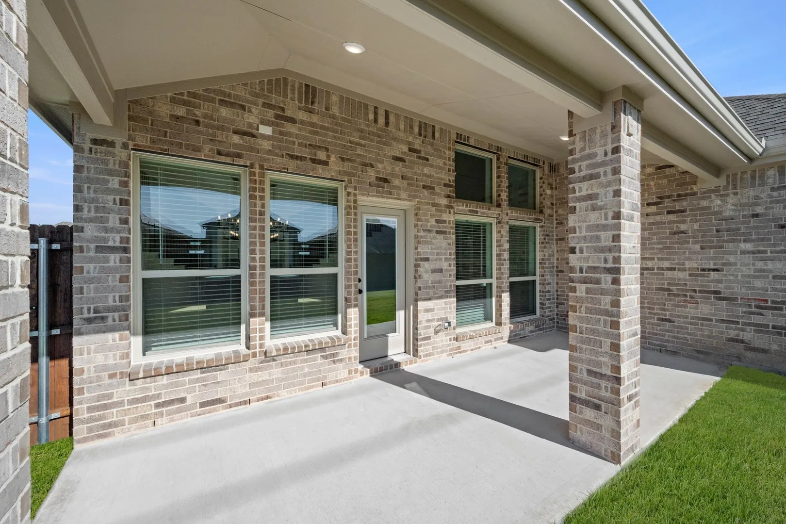 402 Crestview- Back-3