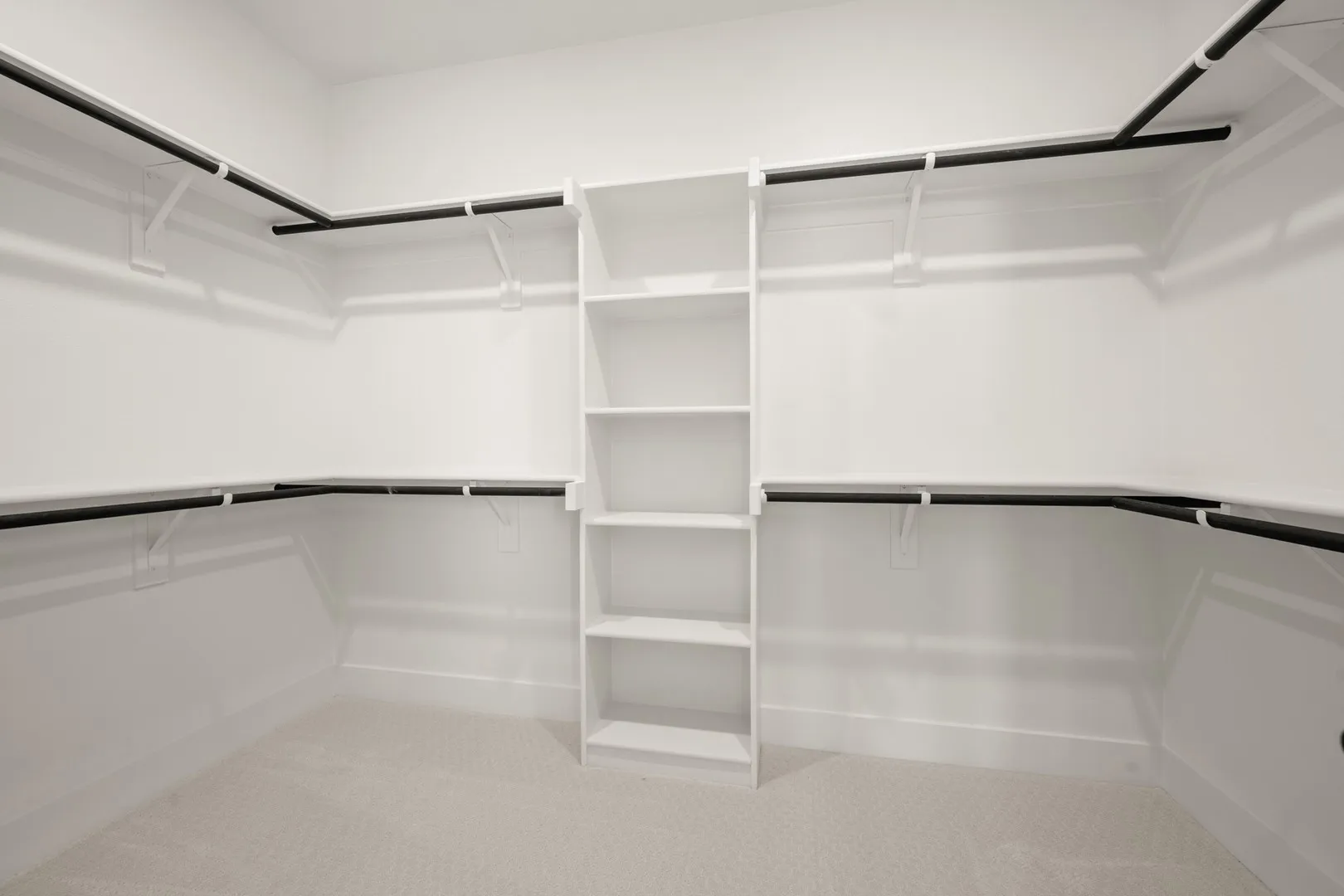 402 Crestview- Primary Suite-7
