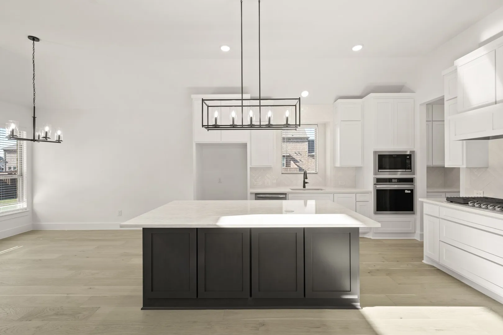 402 Crestview- Kitchen-2