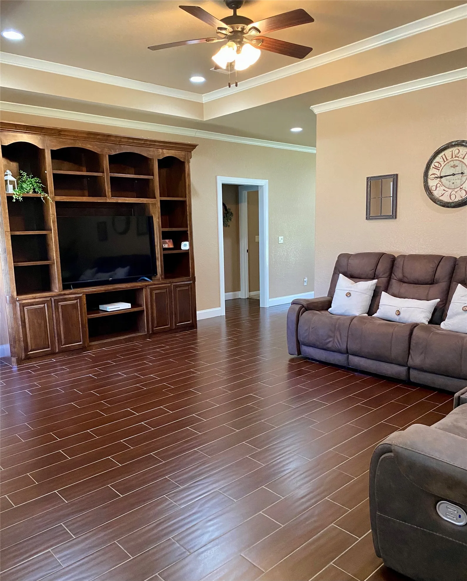 Single Family Residence For Sale in Montague County , 2801 Fm 1816, Bowie, Texas 76230, 3 Bedroom, 2 Bathroom, 2 Garage spaces, 2,385 Sqft, built in 2009, mls#21070008, Real Estate Agent in Bowie, Homes For Sale in Montague county, Homes For Sale in Bowie, Realtor in Bowie Texas, Real Estate Brokerage Independent Realty Texas, Luminita Cordes Realtor