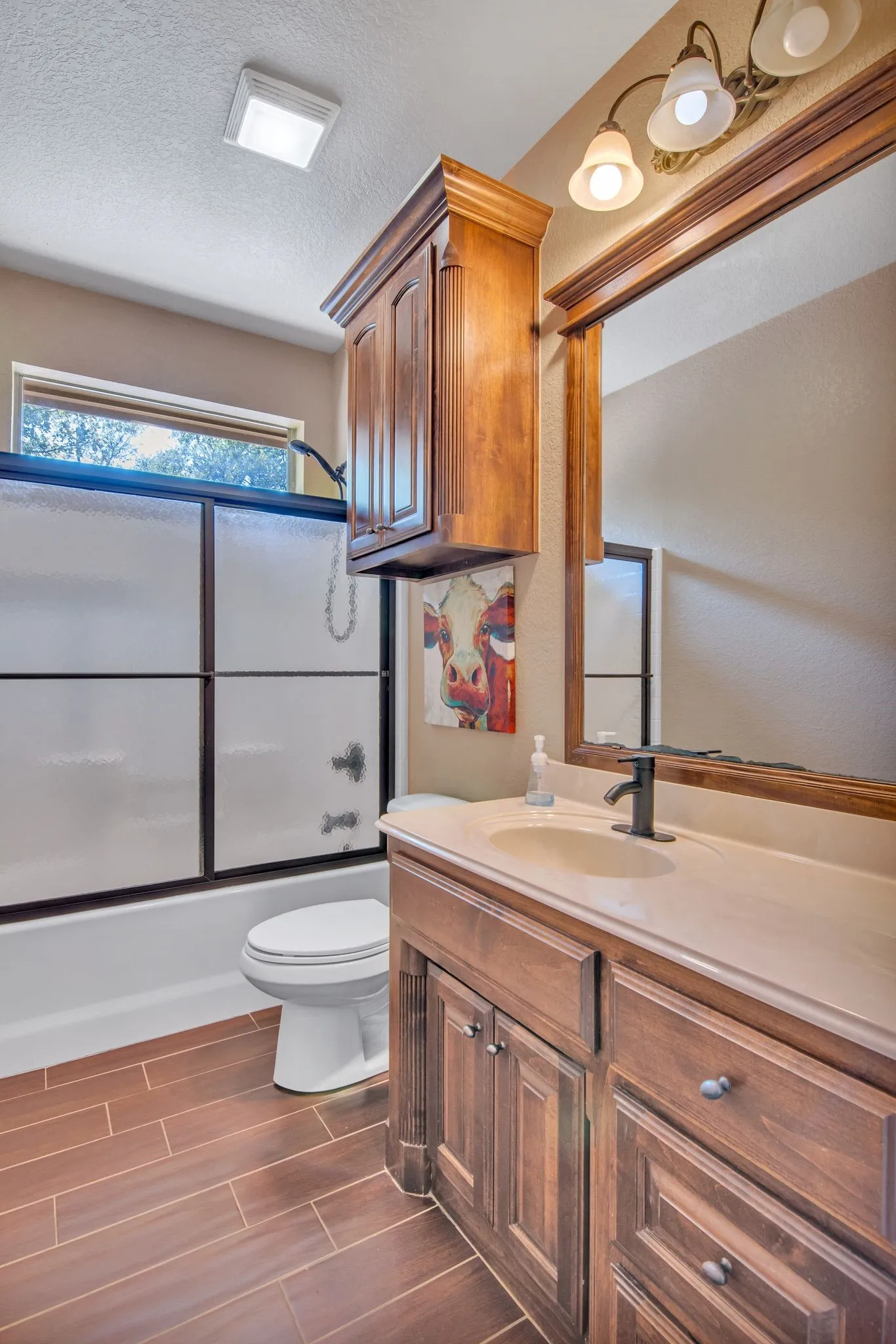 Second full bath with granite countertops and tub/shower combo