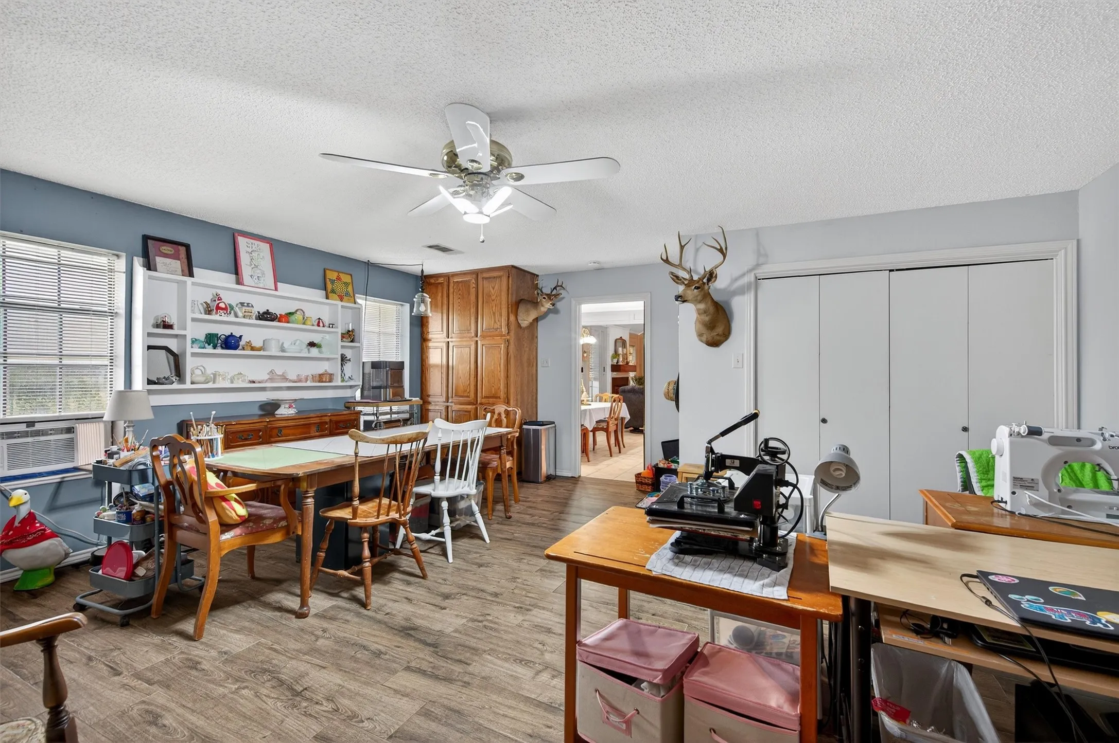 Single Family Residence For Sale in Grayson County , 102 N 9th Street, Gunter, Texas 75058, 3 Bedroom, 2 Bathroom, 3 Garage spaces, 1,784 Sqft, built in 1985, mls#21066550, Real Estate Agent in Gunter, Homes For Sale in Grayson county, Homes For Sale in Gunter, Realtor in Gunter Texas, Real Estate Brokerage Independent Realty Texas, Luminita Cordes Realtor