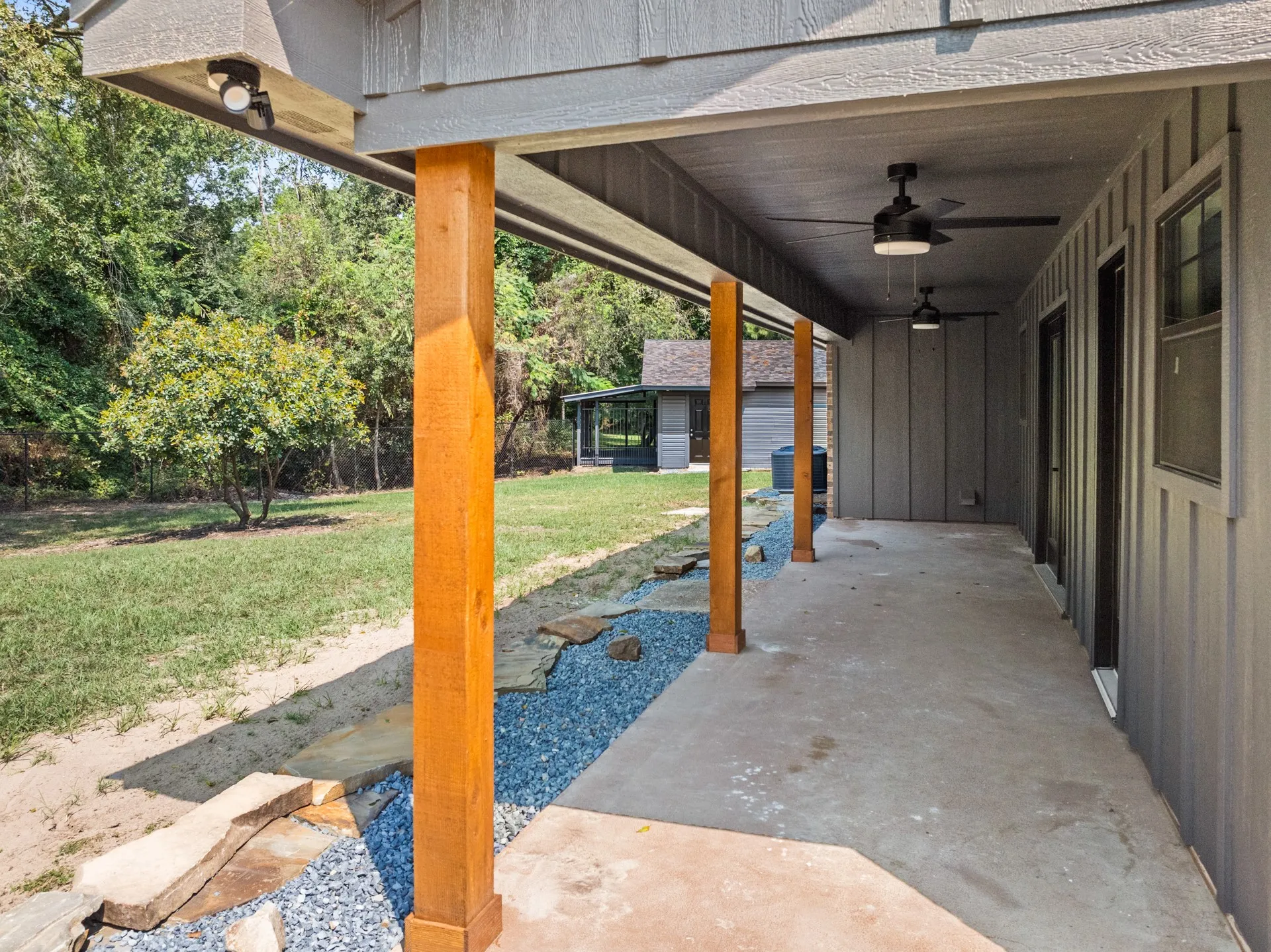 Single Family Residence For Sale in Franklin (TX) County , 701 Ferguson Trail, Scroggins, Texas 75480, 4 Bedroom, 2 Bathroom, 2 Garage spaces, 2,331 Sqft, built in 1985, mls#21069708, Real Estate Agent in Scroggins, Homes For Sale in Franklin (TX) county, Homes For Sale in Scroggins, Realtor in Scroggins Texas, Real Estate Brokerage Independent Realty Texas, Luminita Cordes Realtor