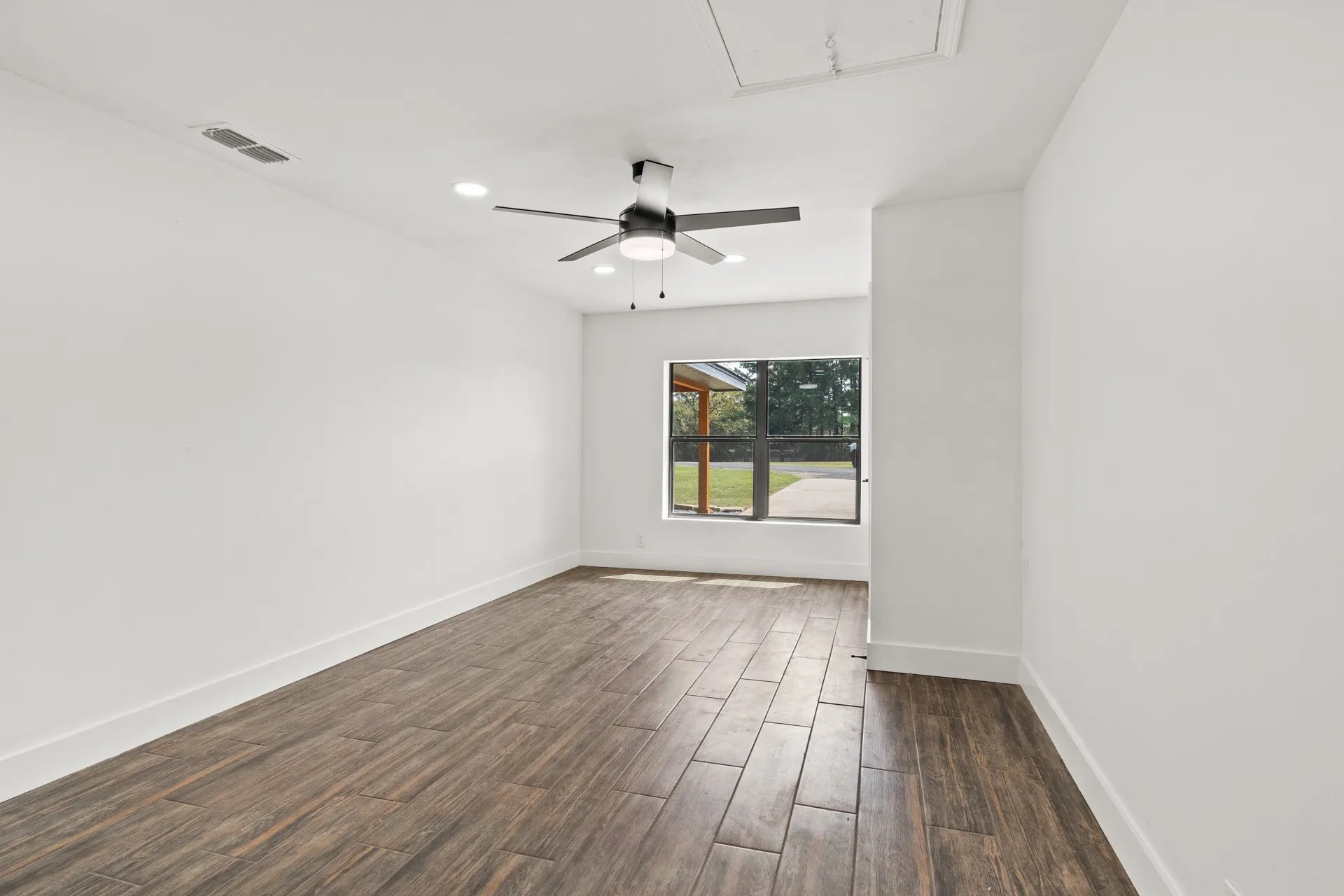 Single Family Residence For Sale in Franklin (TX) County , 701 Ferguson Trail, Scroggins, Texas 75480, 4 Bedroom, 2 Bathroom, 2 Garage spaces, 2,331 Sqft, built in 1985, mls#21069708, Real Estate Agent in Scroggins, Homes For Sale in Franklin (TX) county, Homes For Sale in Scroggins, Realtor in Scroggins Texas, Real Estate Brokerage Independent Realty Texas, Luminita Cordes Realtor