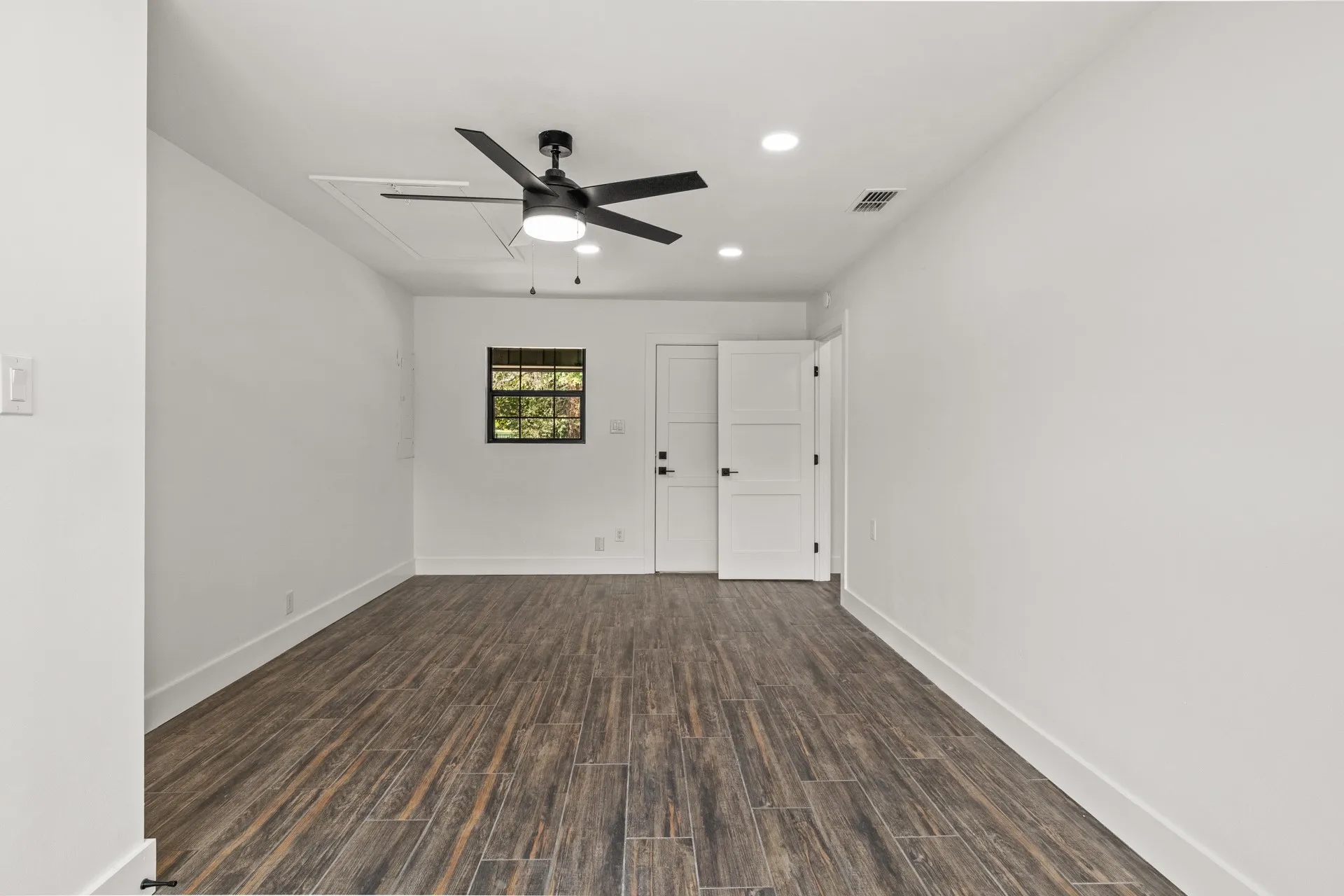 Single Family Residence For Sale in Franklin (TX) County , 701 Ferguson Trail, Scroggins, Texas 75480, 4 Bedroom, 2 Bathroom, 2 Garage spaces, 2,331 Sqft, built in 1985, mls#21069708, Real Estate Agent in Scroggins, Homes For Sale in Franklin (TX) county, Homes For Sale in Scroggins, Realtor in Scroggins Texas, Real Estate Brokerage Independent Realty Texas, Luminita Cordes Realtor