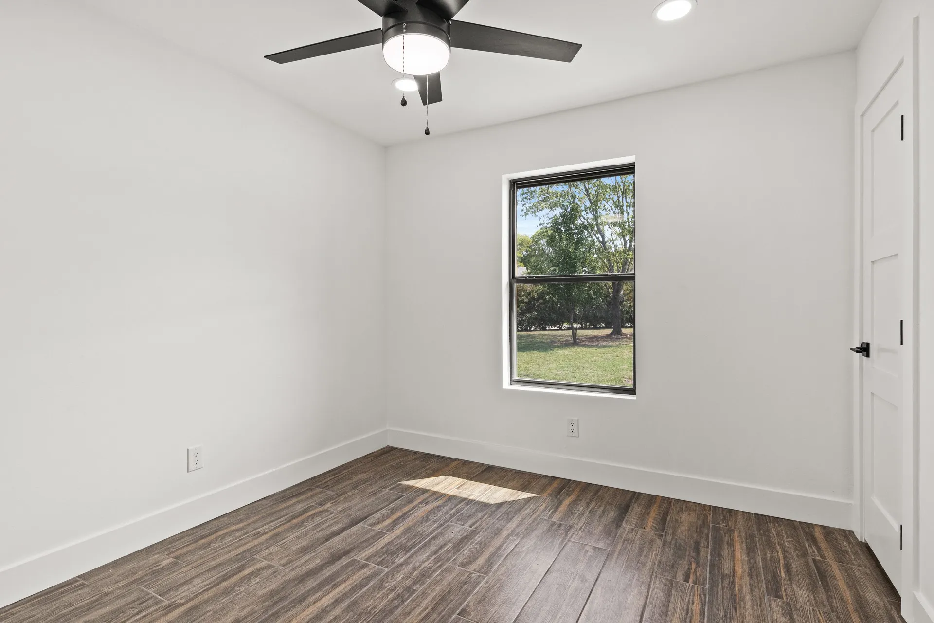 Single Family Residence For Sale in Franklin (TX) County , 701 Ferguson Trail, Scroggins, Texas 75480, 4 Bedroom, 2 Bathroom, 2 Garage spaces, 2,331 Sqft, built in 1985, mls#21069708, Real Estate Agent in Scroggins, Homes For Sale in Franklin (TX) county, Homes For Sale in Scroggins, Realtor in Scroggins Texas, Real Estate Brokerage Independent Realty Texas, Luminita Cordes Realtor