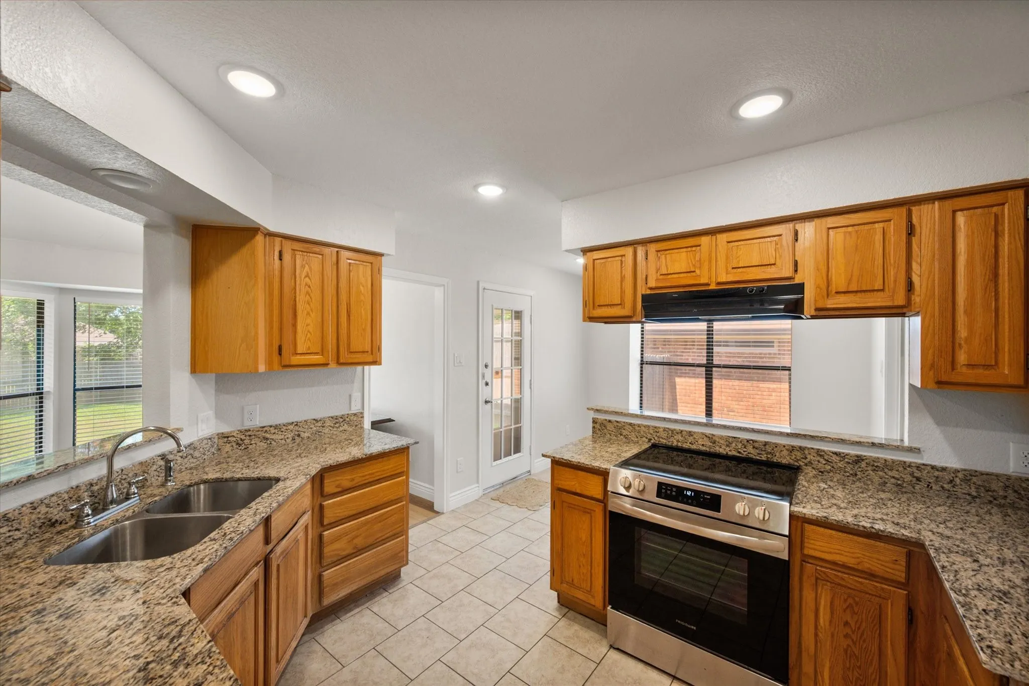Single Family Residence For Sale in Tarrant County , 7508 Jamie Renee Lane, North Richland Hills, Texas 76182, 3 Bedroom, 2 Bathroom, 2 Garage spaces, 1,716 Sqft, built in 1986, mls#21070574, Real Estate Agent in North Richland Hills, Homes For Sale in Tarrant county, Homes For Sale in North Richland Hills, Realtor in North Richland Hills Texas, Real Estate Brokerage Independent Realty Texas, Luminita Cordes Realtor