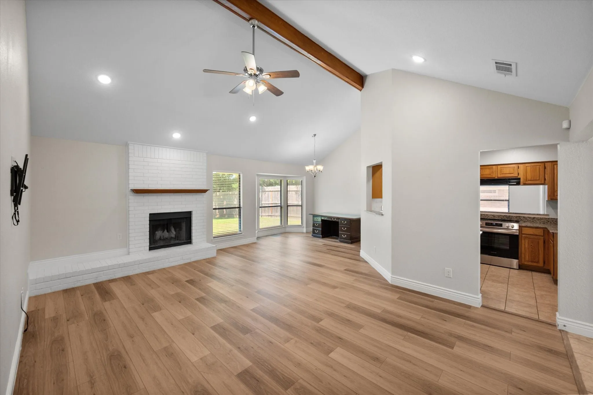Single Family Residence For Sale in Tarrant County , 7508 Jamie Renee Lane, North Richland Hills, Texas 76182, 3 Bedroom, 2 Bathroom, 2 Garage spaces, 1,716 Sqft, built in 1986, mls#21070574, Real Estate Agent in North Richland Hills, Homes For Sale in Tarrant county, Homes For Sale in North Richland Hills, Realtor in North Richland Hills Texas, Real Estate Brokerage Independent Realty Texas, Luminita Cordes Realtor