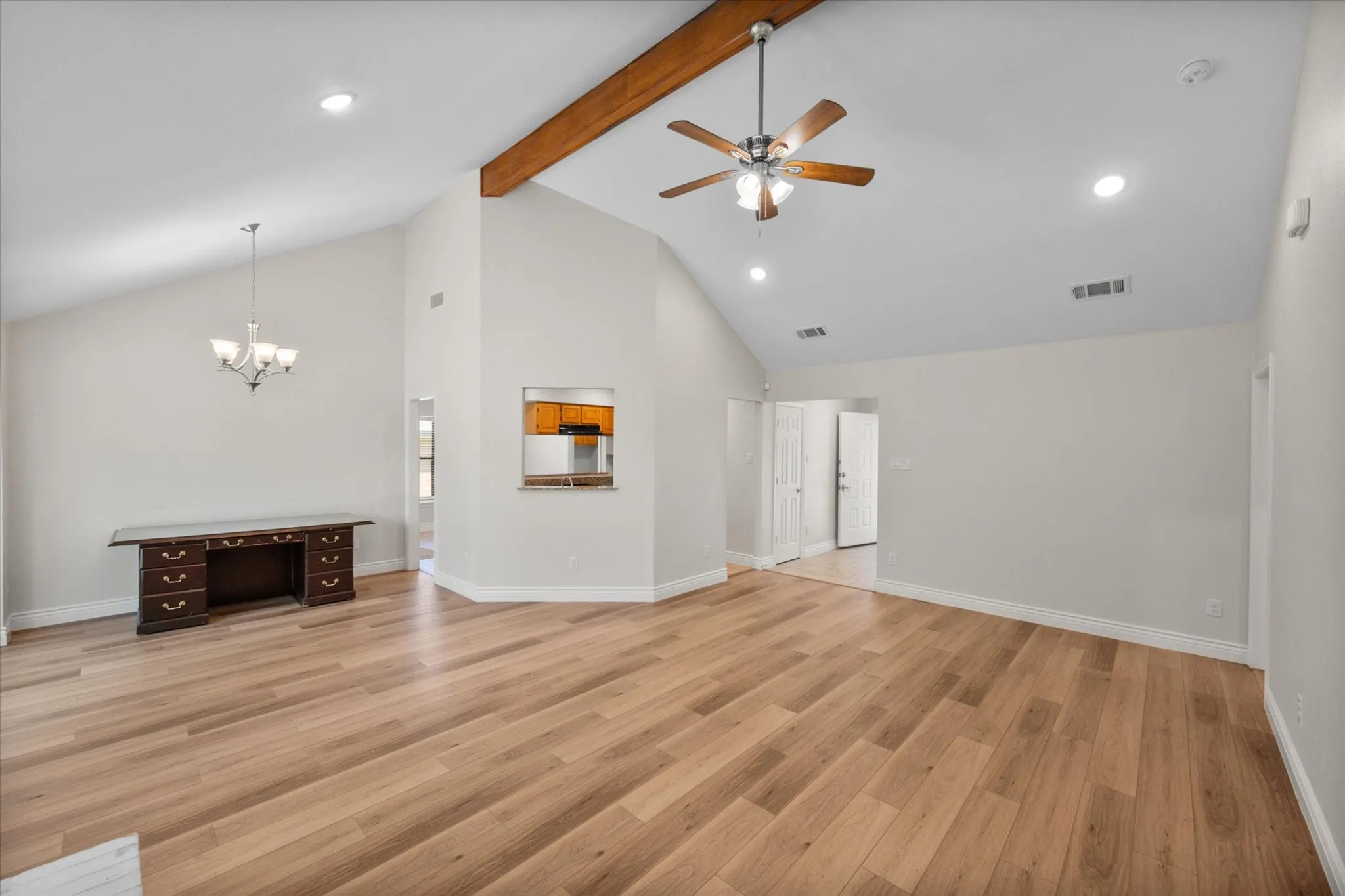 Single Family Residence For Sale in Tarrant County , 7508 Jamie Renee Lane, North Richland Hills, Texas 76182, 3 Bedroom, 2 Bathroom, 2 Garage spaces, 1,716 Sqft, built in 1986, mls#21070574, Real Estate Agent in North Richland Hills, Homes For Sale in Tarrant county, Homes For Sale in North Richland Hills, Realtor in North Richland Hills Texas, Real Estate Brokerage Independent Realty Texas, Luminita Cordes Realtor