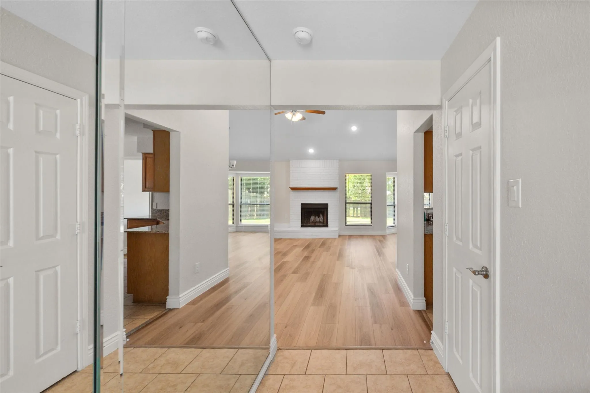 Single Family Residence For Sale in Tarrant County , 7508 Jamie Renee Lane, North Richland Hills, Texas 76182, 3 Bedroom, 2 Bathroom, 2 Garage spaces, 1,716 Sqft, built in 1986, mls#21070574, Real Estate Agent in North Richland Hills, Homes For Sale in Tarrant county, Homes For Sale in North Richland Hills, Realtor in North Richland Hills Texas, Real Estate Brokerage Independent Realty Texas, Luminita Cordes Realtor