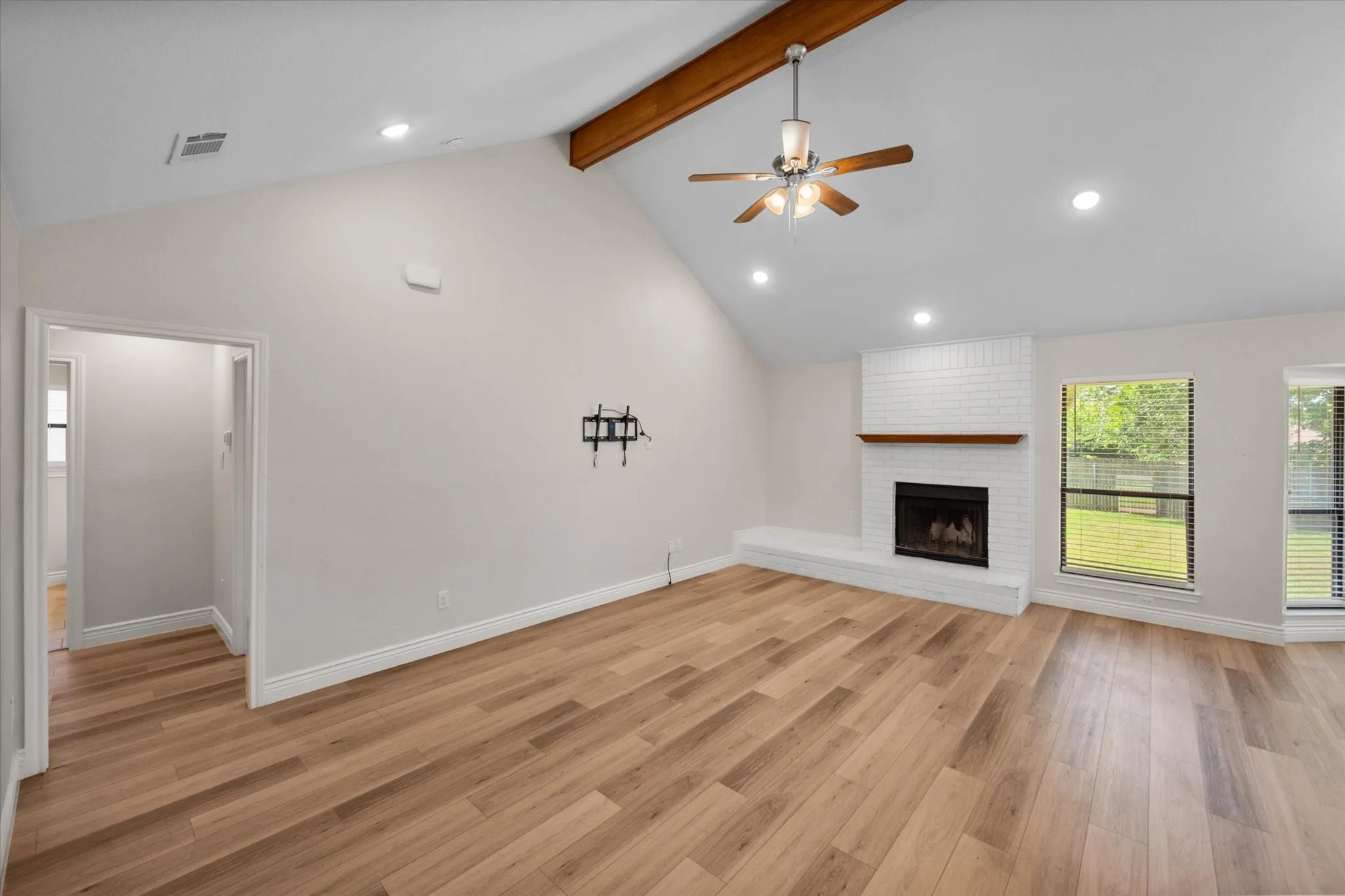 Single Family Residence For Sale in Tarrant County , 7508 Jamie Renee Lane, North Richland Hills, Texas 76182, 3 Bedroom, 2 Bathroom, 2 Garage spaces, 1,716 Sqft, built in 1986, mls#21070574, Real Estate Agent in North Richland Hills, Homes For Sale in Tarrant county, Homes For Sale in North Richland Hills, Realtor in North Richland Hills Texas, Real Estate Brokerage Independent Realty Texas, Luminita Cordes Realtor