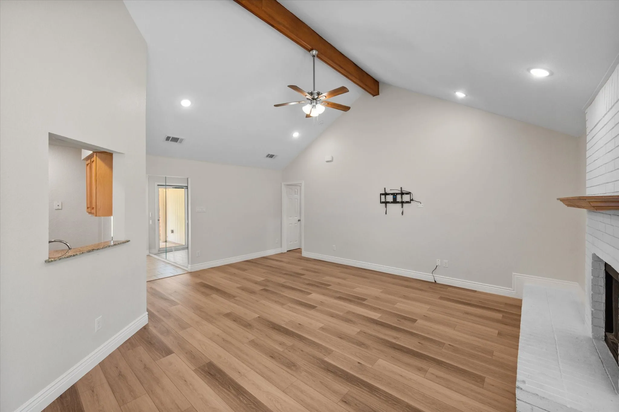 Single Family Residence For Sale in Tarrant County , 7508 Jamie Renee Lane, North Richland Hills, Texas 76182, 3 Bedroom, 2 Bathroom, 2 Garage spaces, 1,716 Sqft, built in 1986, mls#21070574, Real Estate Agent in North Richland Hills, Homes For Sale in Tarrant county, Homes For Sale in North Richland Hills, Realtor in North Richland Hills Texas, Real Estate Brokerage Independent Realty Texas, Luminita Cordes Realtor