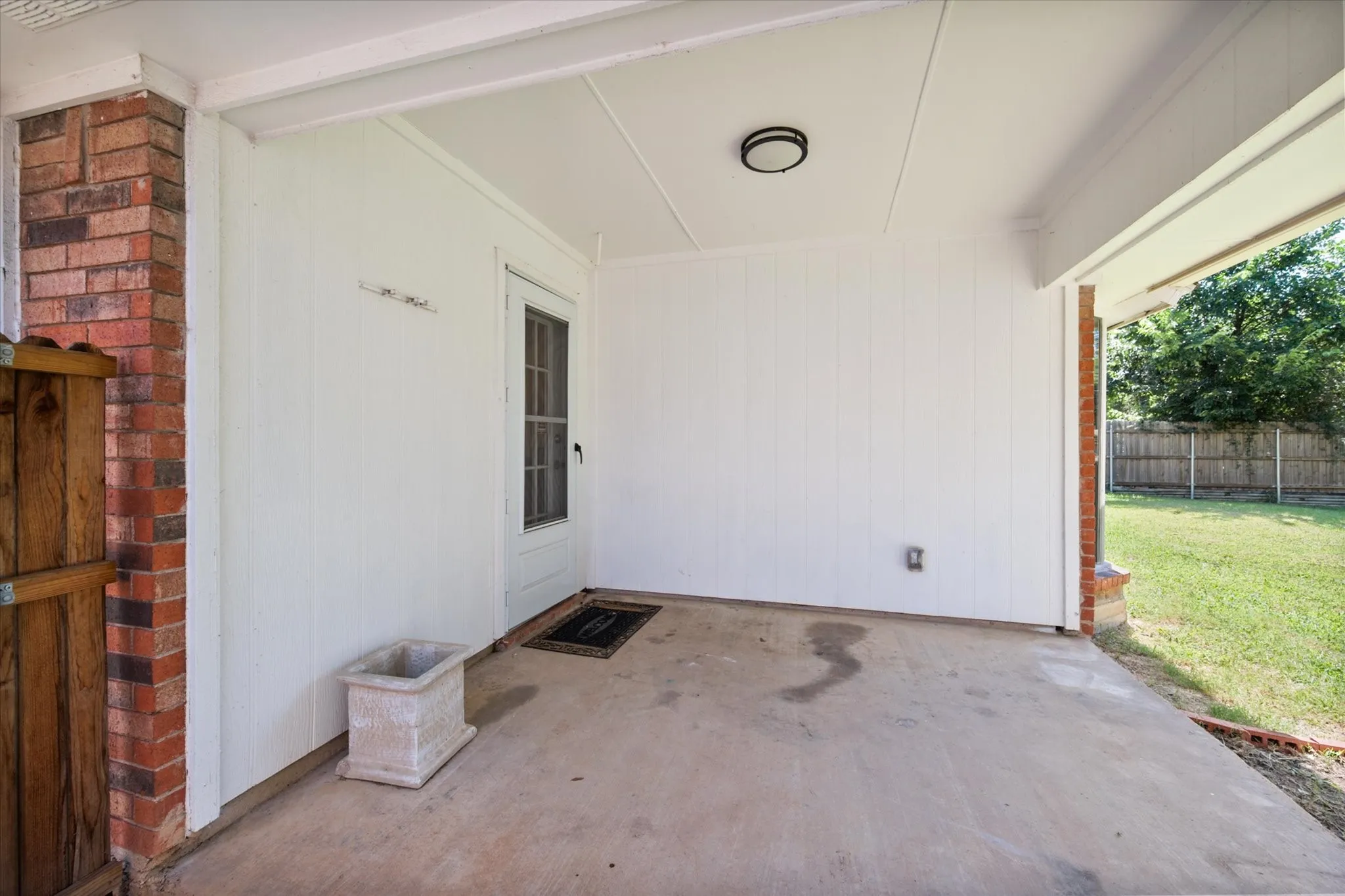 Single Family Residence For Sale in Tarrant County , 7508 Jamie Renee Lane, North Richland Hills, Texas 76182, 3 Bedroom, 2 Bathroom, 2 Garage spaces, 1,716 Sqft, built in 1986, mls#21070574, Real Estate Agent in North Richland Hills, Homes For Sale in Tarrant county, Homes For Sale in North Richland Hills, Realtor in North Richland Hills Texas, Real Estate Brokerage Independent Realty Texas, Luminita Cordes Realtor