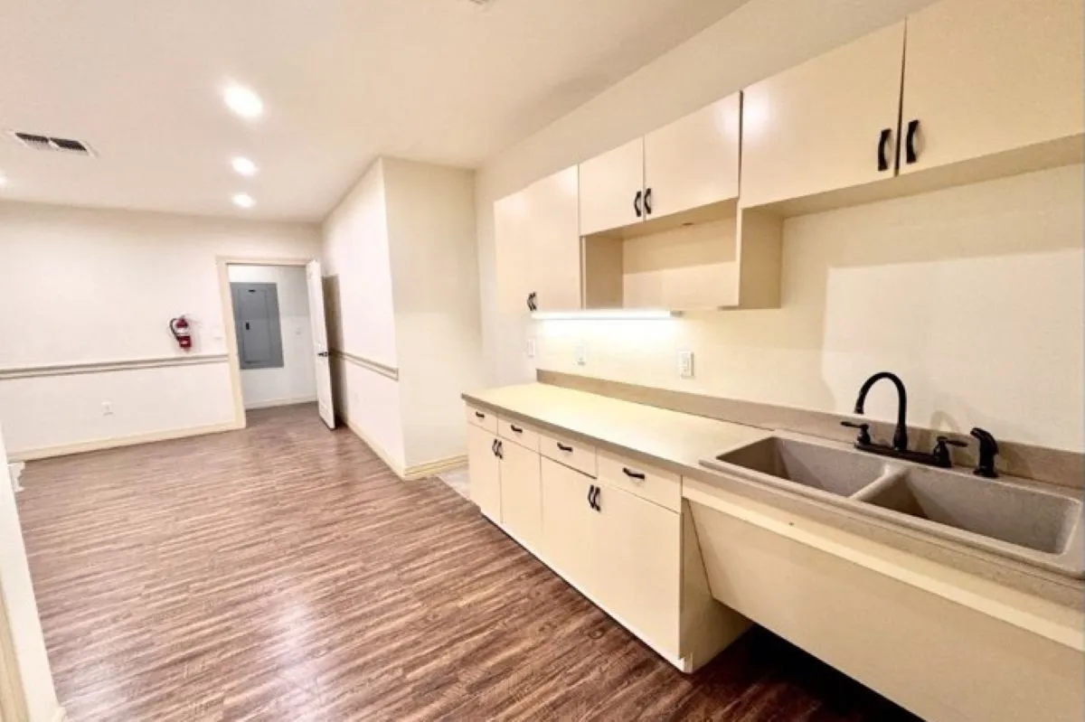 Office For Rent in Grayson County , 101 US Hwy 75, Denison, Texas 75020, 0, 0, Garage spaces, 0 Sqft, built in 2002, Preowned, Price $19, mls#21070840, Real Estate Agent in Denison, Homes For Rent in Grayson county, Homes For Rent in Denison, Realtor in Denison Texas, Real Estate Brokerage Independent Realty Texas, Luminita Cordes Realtor