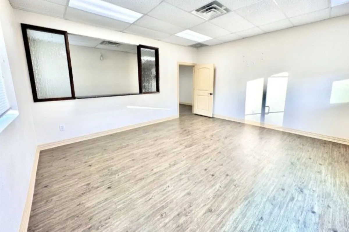 Office For Rent in Grayson County , 101 US Hwy 75, Denison, Texas 75020, 0, 0, Garage spaces, 0 Sqft, built in 2002, Preowned, Price $19, mls#21070840, Real Estate Agent in Denison, Homes For Rent in Grayson county, Homes For Rent in Denison, Realtor in Denison Texas, Real Estate Brokerage Independent Realty Texas, Luminita Cordes Realtor