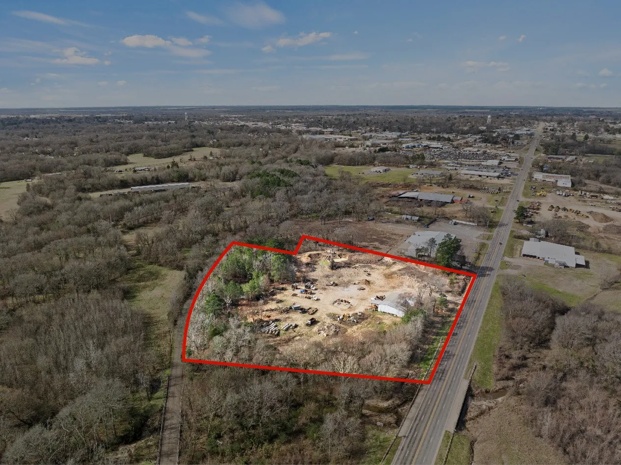 Industrial For Sale in Titus County , 760 E 16th Street, Mt Pleasant, Texas 75455, 0, 0, Garage spaces, 0 Sqft, built in 1995, Preowned, mls#21066846, Real Estate Agent in Mt Pleasant, Homes For Sale in Titus county, Homes For Sale in Mt Pleasant, Realtor in Mt Pleasant Texas, Real Estate Brokerage Independent Realty Texas, Luminita Cordes Realtor