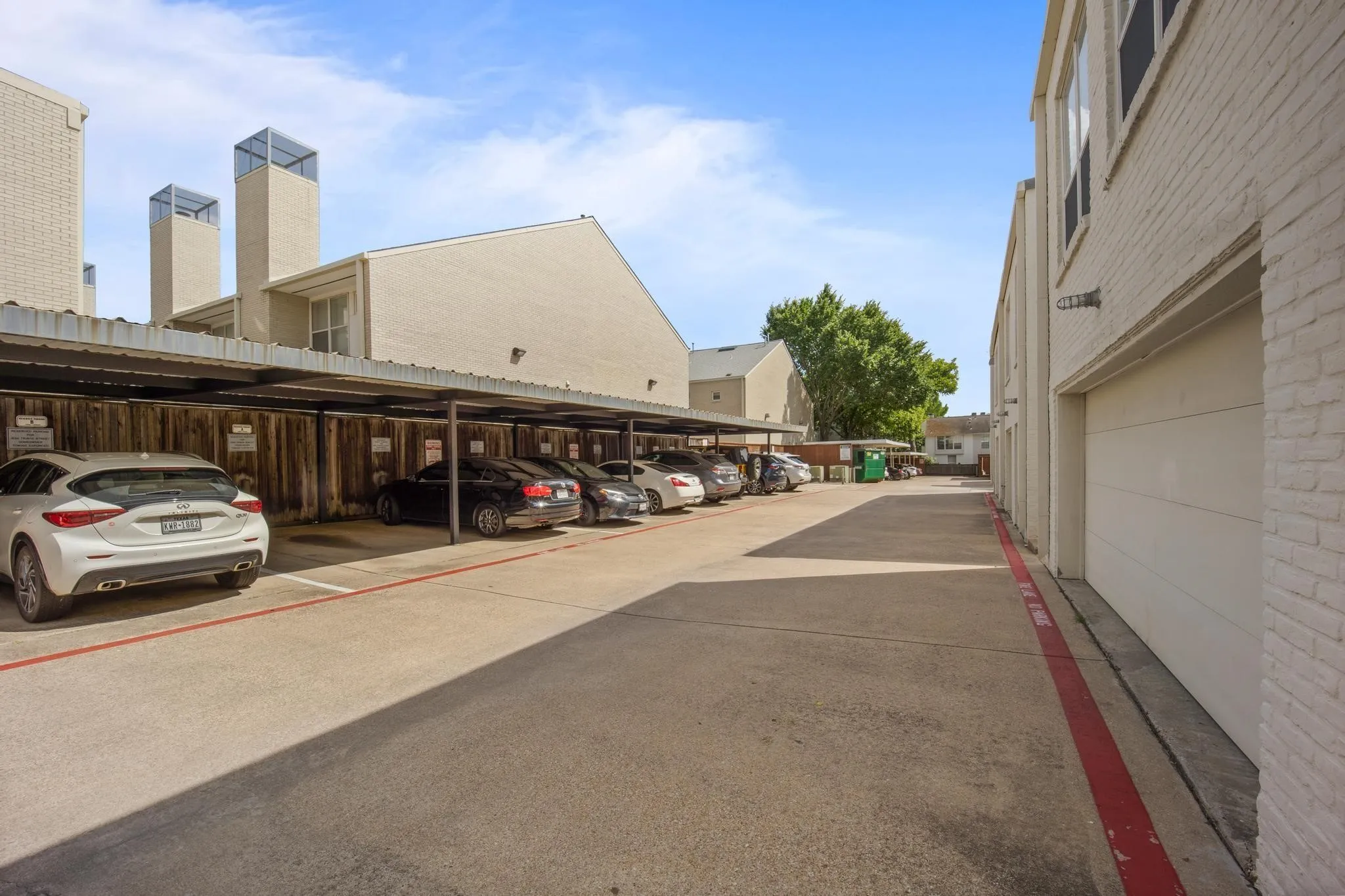 Condominium For Sale in Dallas County , 4134 Travis Street 11, Dallas, Texas 75204, 1 Bedroom, 2 Bathroom, 1 Garage spaces, 975 Sqft, built in 1958, Preowned, mls#21070405, Real Estate Agent in Dallas, Homes For Sale in Dallas county, Homes For Sale in Dallas, Realtor in Dallas Texas, Real Estate Brokerage Independent Realty Texas, Luminita Cordes Realtor