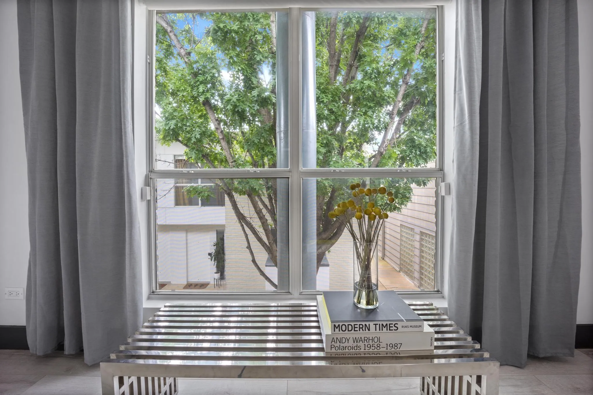 Condominium For Sale in Dallas County , 4134 Travis Street 11, Dallas, Texas 75204, 1 Bedroom, 2 Bathroom, 1 Garage spaces, 975 Sqft, built in 1958, Preowned, mls#21070405, Real Estate Agent in Dallas, Homes For Sale in Dallas county, Homes For Sale in Dallas, Realtor in Dallas Texas, Real Estate Brokerage Independent Realty Texas, Luminita Cordes Realtor
