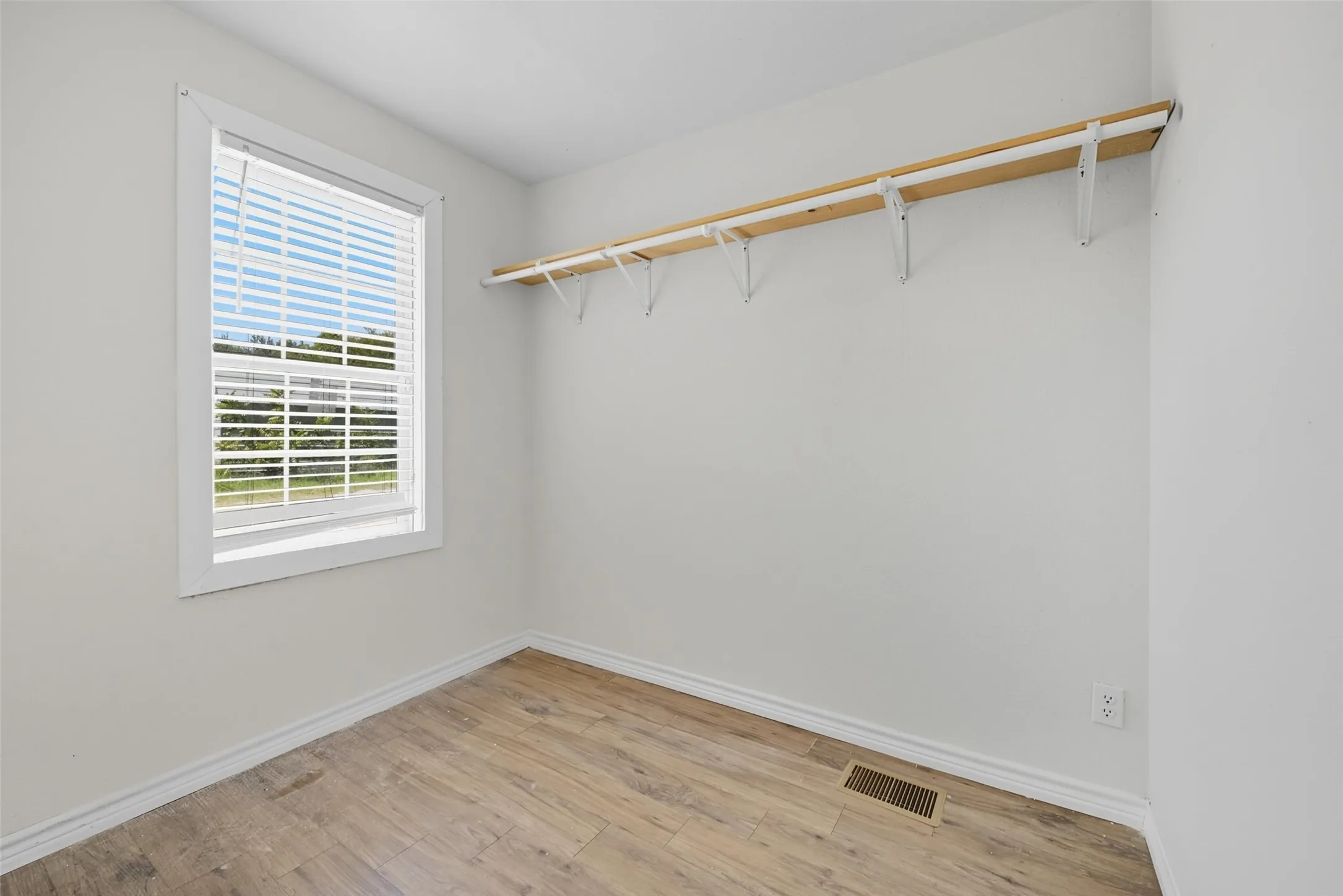 Duplex For Sale in Grayson County , 620 S Charles Street, Sherman, Texas 75090, 7 Bedroom, 4 Bathroom, Garage spaces, 0 Sqft, built in 1930, Preowned, mls#21071291, Real Estate Agent in Sherman, Homes For Sale in Grayson county, Homes For Sale in Sherman, Realtor in Sherman Texas, Real Estate Brokerage Independent Realty Texas, Luminita Cordes Realtor