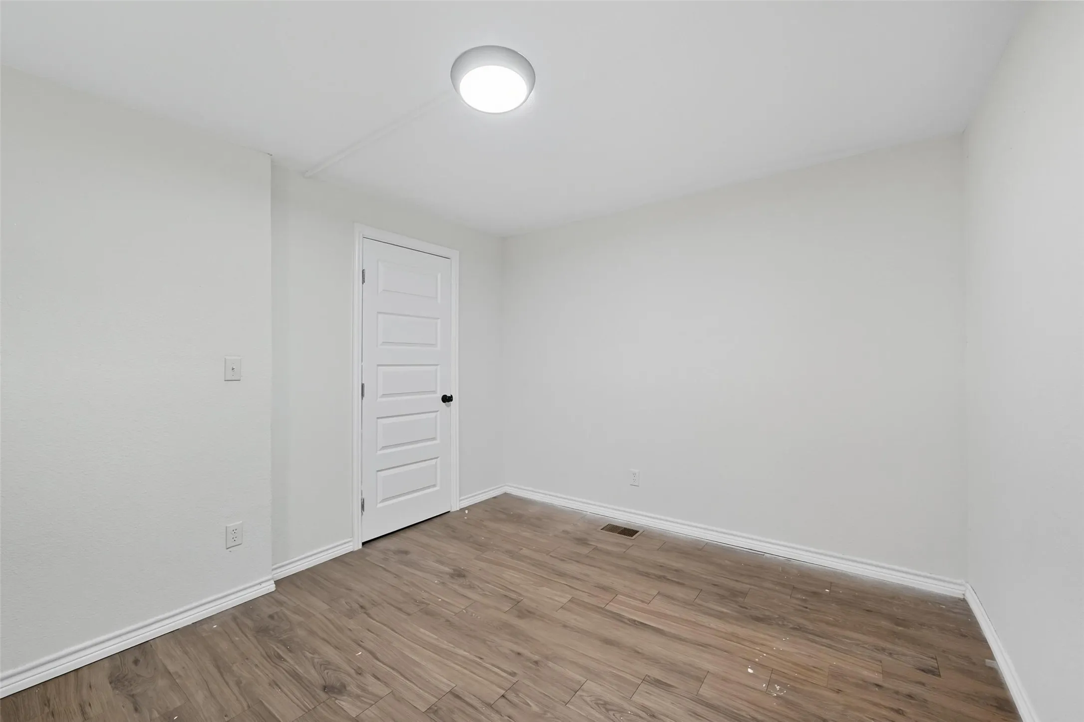 Duplex For Sale in Grayson County , 620 S Charles Street, Sherman, Texas 75090, 7 Bedroom, 4 Bathroom, Garage spaces, 0 Sqft, built in 1930, Preowned, mls#21071291, Real Estate Agent in Sherman, Homes For Sale in Grayson county, Homes For Sale in Sherman, Realtor in Sherman Texas, Real Estate Brokerage Independent Realty Texas, Luminita Cordes Realtor