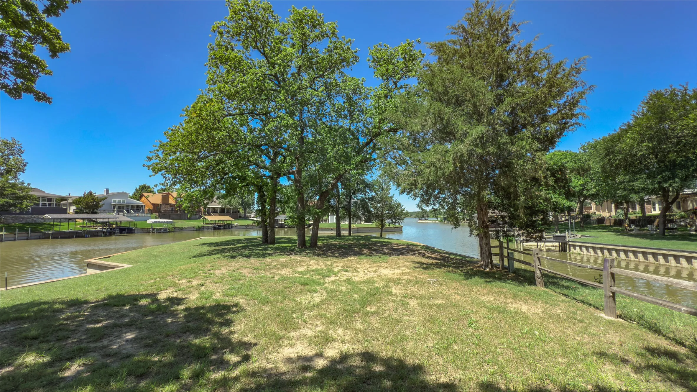 Improved Land For Sale in Tarrant County , 504 Harbor Drive S, Azle, Texas 76020, 0, 0, Garage spaces, 0 Sqft, built in 0, mls#21071311, Real Estate Agent in Azle, Homes For Sale in Tarrant county, Homes For Sale in Azle, Realtor in Azle Texas, Real Estate Brokerage Independent Realty Texas, Luminita Cordes Realtor