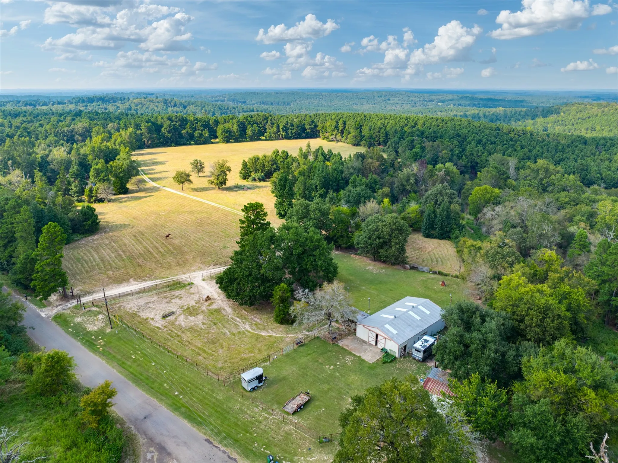 Single Family Residence For Sale in Anderson County , 3269 An County Road 153, Palestine, Texas 75801, 2 Bedroom, 3 Bathroom, 2 Garage spaces, 2,004 Sqft, built in 2006, mls#21071328, Real Estate Agent in Palestine, Homes For Sale in Anderson county, Homes For Sale in Palestine, Realtor in Palestine Texas, Real Estate Brokerage Independent Realty Texas, Luminita Cordes Realtor