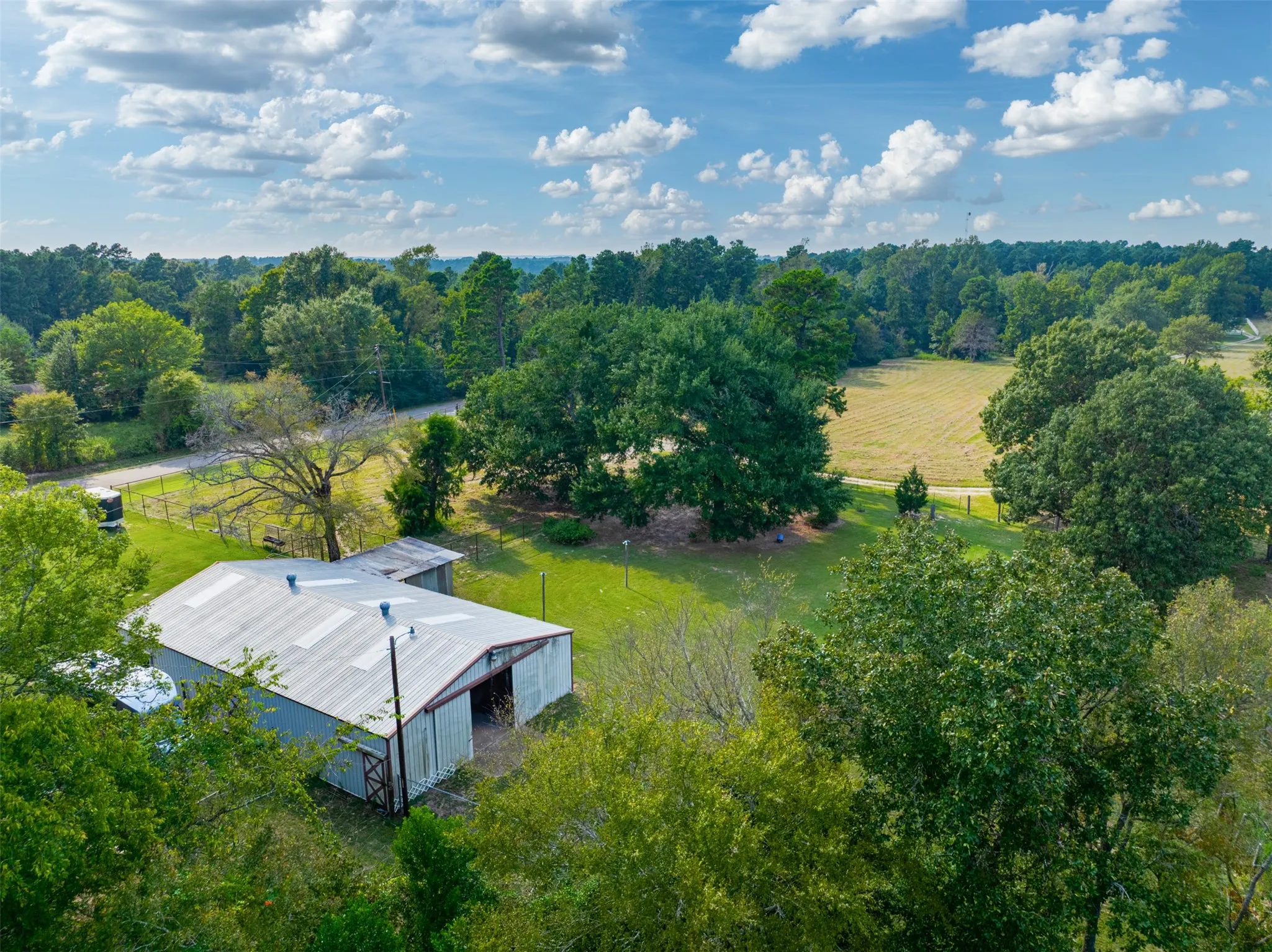 Single Family Residence For Sale in Anderson County , 3269 An County Road 153, Palestine, Texas 75801, 2 Bedroom, 3 Bathroom, 2 Garage spaces, 2,004 Sqft, built in 2006, mls#21071328, Real Estate Agent in Palestine, Homes For Sale in Anderson county, Homes For Sale in Palestine, Realtor in Palestine Texas, Real Estate Brokerage Independent Realty Texas, Luminita Cordes Realtor