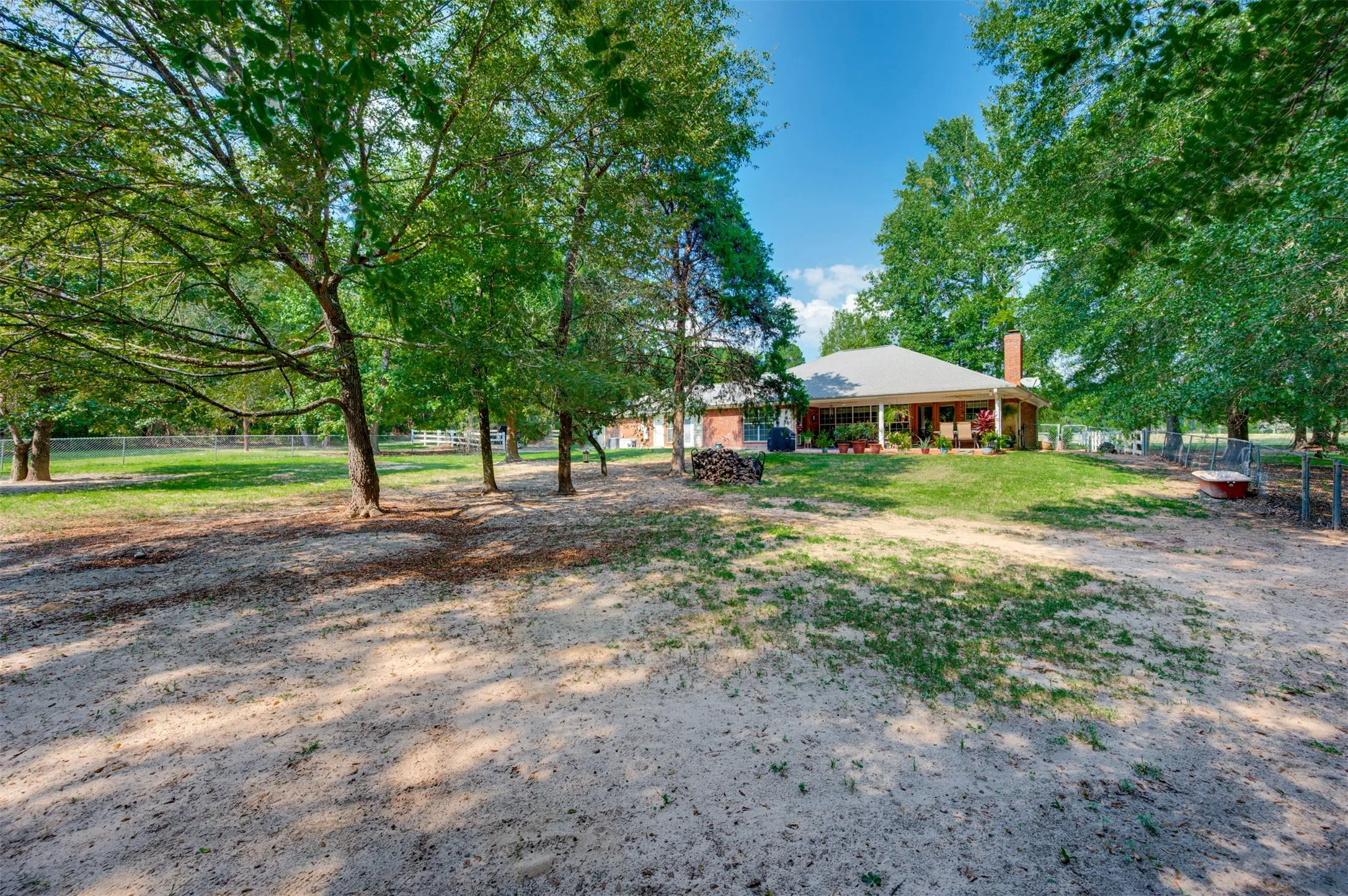 Single Family Residence For Sale in Anderson County , 3269 An County Road 153, Palestine, Texas 75801, 2 Bedroom, 3 Bathroom, 2 Garage spaces, 2,004 Sqft, built in 2006, mls#21071328, Real Estate Agent in Palestine, Homes For Sale in Anderson county, Homes For Sale in Palestine, Realtor in Palestine Texas, Real Estate Brokerage Independent Realty Texas, Luminita Cordes Realtor