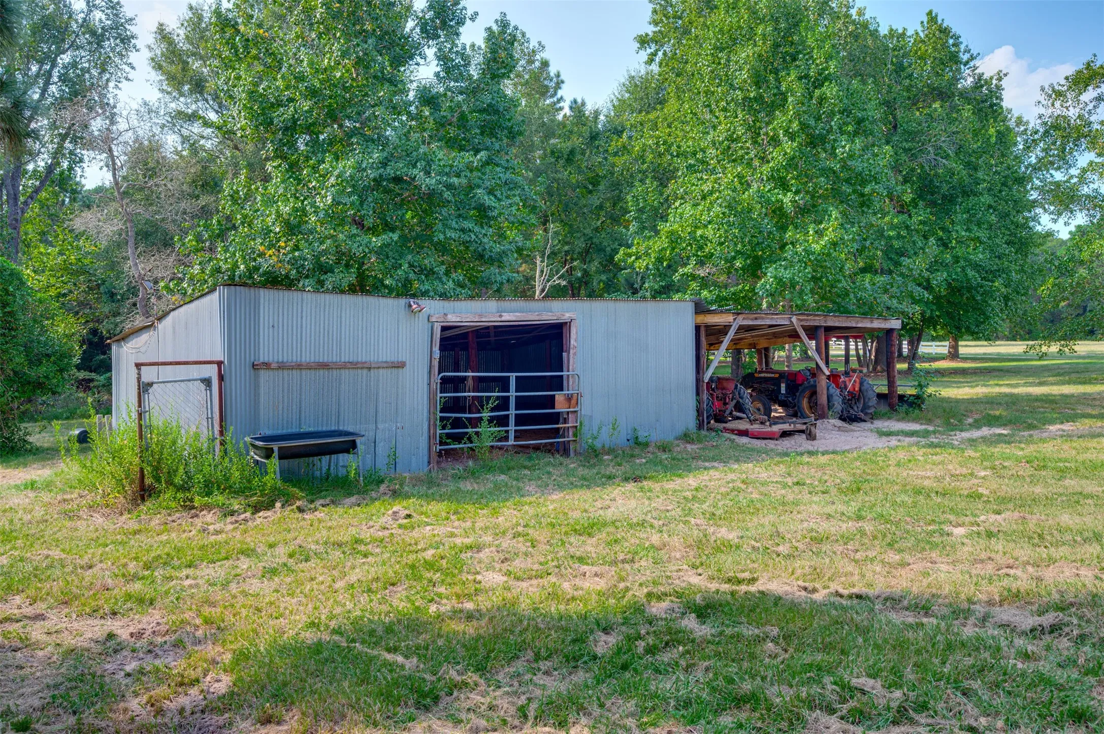 Single Family Residence For Sale in Anderson County , 3269 An County Road 153, Palestine, Texas 75801, 2 Bedroom, 3 Bathroom, 2 Garage spaces, 2,004 Sqft, built in 2006, mls#21071328, Real Estate Agent in Palestine, Homes For Sale in Anderson county, Homes For Sale in Palestine, Realtor in Palestine Texas, Real Estate Brokerage Independent Realty Texas, Luminita Cordes Realtor