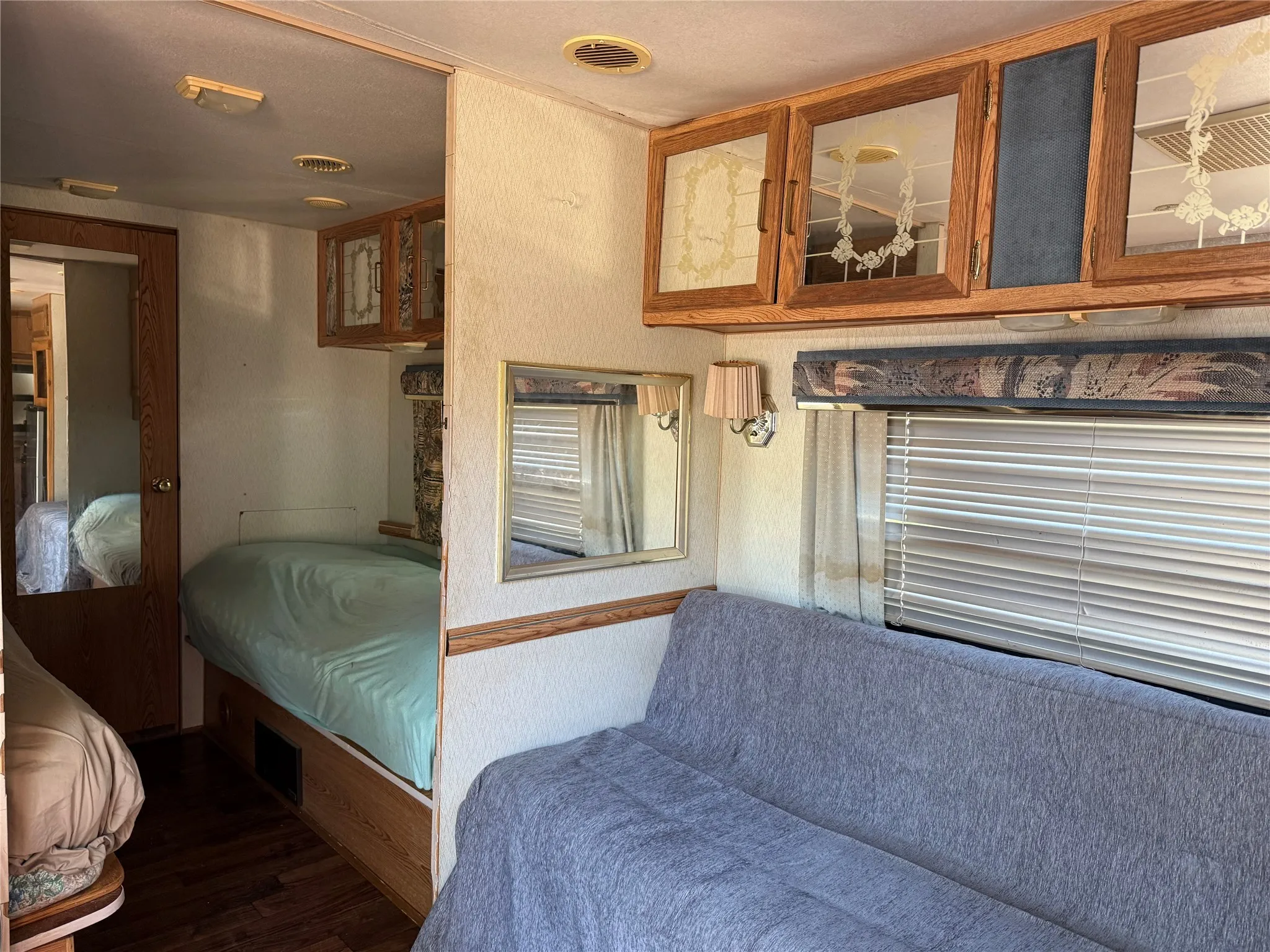 Mobile Home For Rent in Grayson County , 1046 E Owings Street, Denison, Texas 75021, 1 Bedroom, 1 Bathroom, Garage spaces, 224 Sqft, built in 1993, mls#21071348, Real Estate Agent in Denison, Homes For Rent in Grayson county, Homes For Rent in Denison, Realtor in Denison Texas, Real Estate Brokerage Independent Realty Texas, Luminita Cordes Realtor