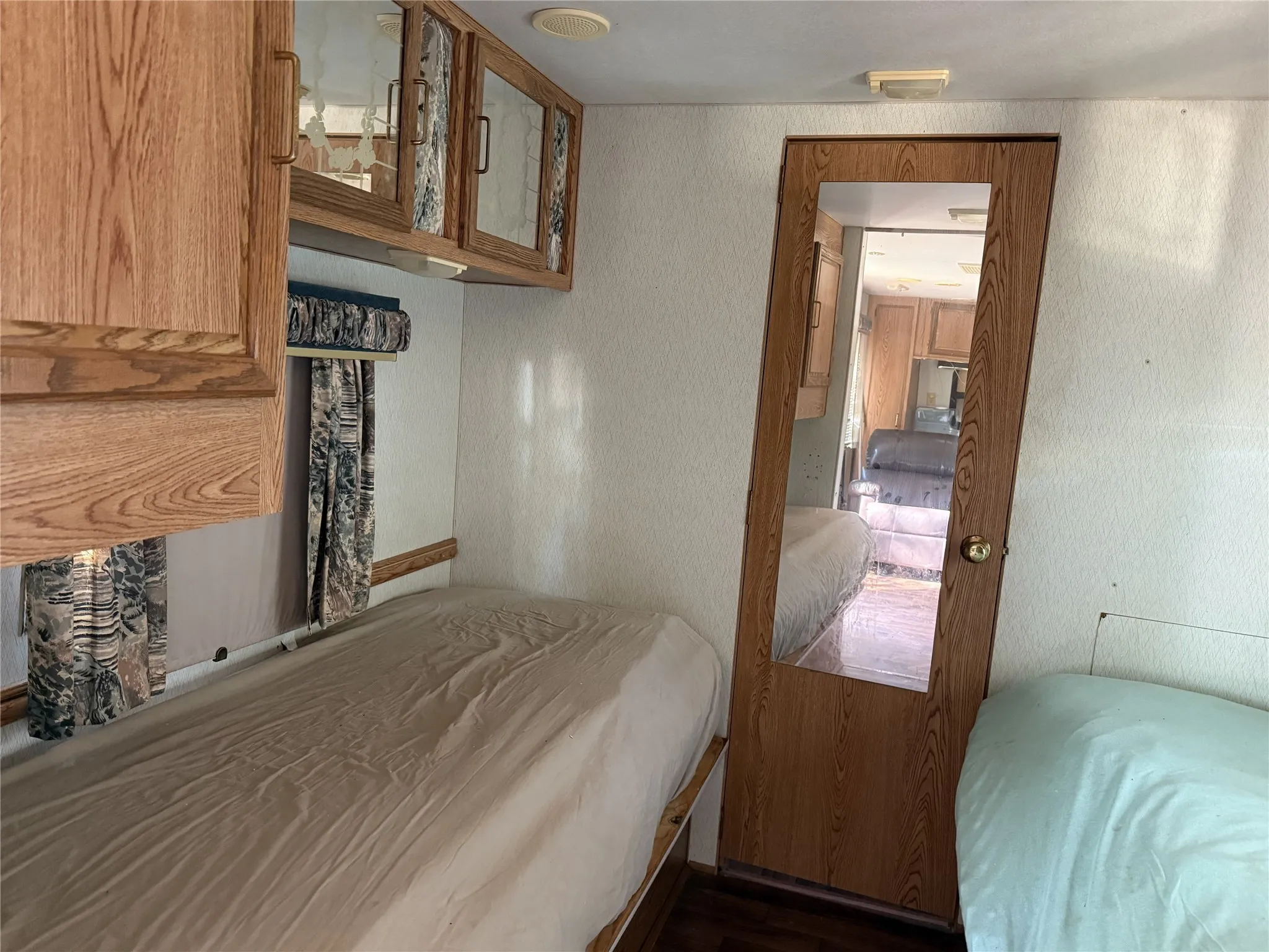 Mobile Home For Rent in Grayson County , 1046 E Owings Street, Denison, Texas 75021, 1 Bedroom, 1 Bathroom, Garage spaces, 224 Sqft, built in 1993, mls#21071348, Real Estate Agent in Denison, Homes For Rent in Grayson county, Homes For Rent in Denison, Realtor in Denison Texas, Real Estate Brokerage Independent Realty Texas, Luminita Cordes Realtor