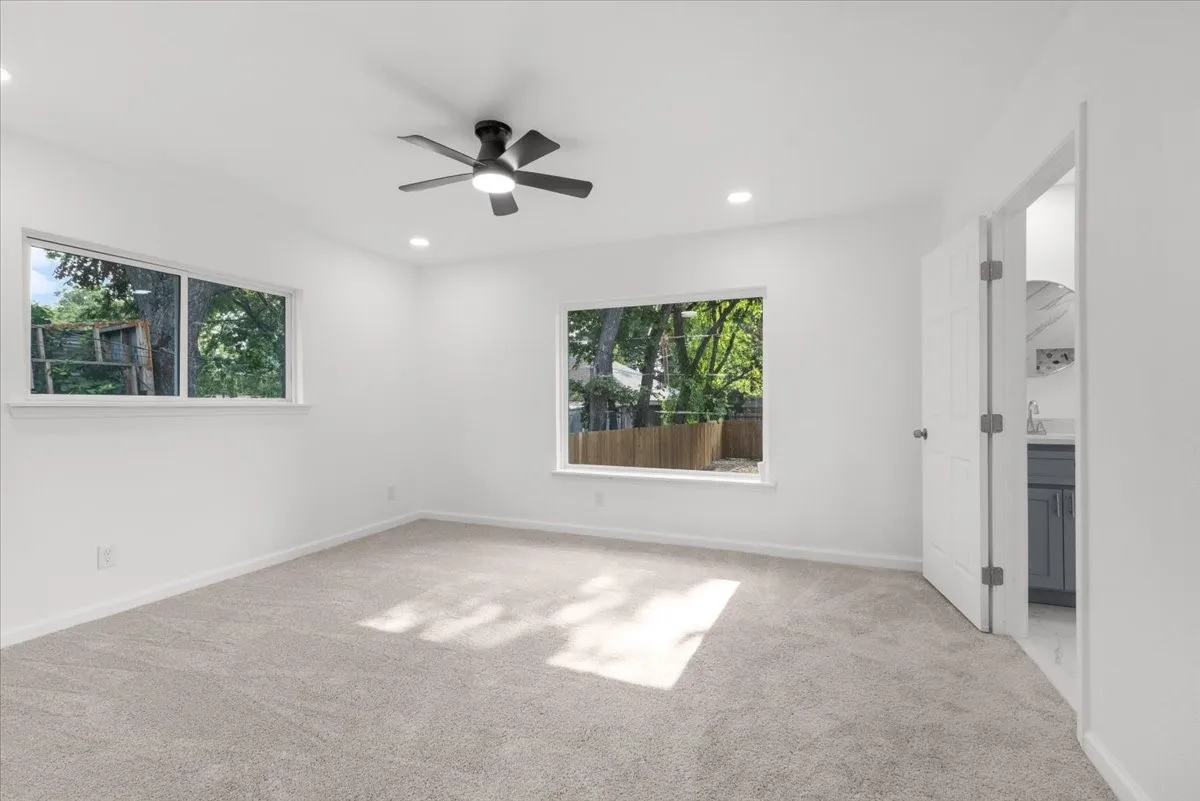 Single Family Residence For Sale in Dallas County , 818 Hollywood Avenue, Dallas, Texas 75208, 3 Bedroom, 2 Bathroom, Garage spaces, 1,531 Sqft, built in 1924, mls#21071194, Real Estate Agent in Dallas, Homes For Sale in Dallas county, Homes For Sale in Dallas, Realtor in Dallas Texas, Real Estate Brokerage Independent Realty Texas, Luminita Cordes Realtor