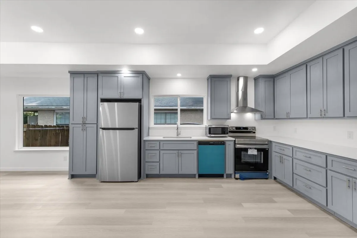 Single Family Residence For Sale in Dallas County , 818 Hollywood Avenue, Dallas, Texas 75208, 3 Bedroom, 2 Bathroom, Garage spaces, 1,531 Sqft, built in 1924, mls#21071194, Real Estate Agent in Dallas, Homes For Sale in Dallas county, Homes For Sale in Dallas, Realtor in Dallas Texas, Real Estate Brokerage Independent Realty Texas, Luminita Cordes Realtor