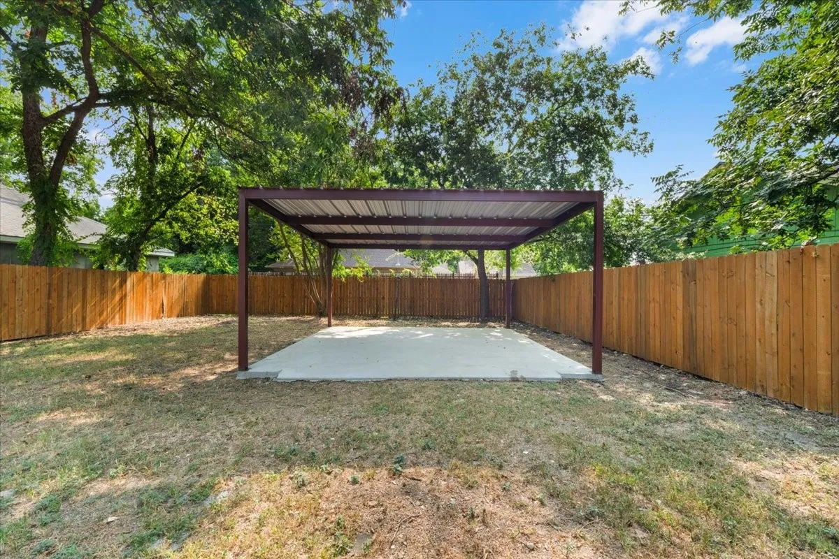 Single Family Residence For Sale in Dallas County , 818 Hollywood Avenue, Dallas, Texas 75208, 3 Bedroom, 2 Bathroom, Garage spaces, 1,531 Sqft, built in 1924, mls#21071194, Real Estate Agent in Dallas, Homes For Sale in Dallas county, Homes For Sale in Dallas, Realtor in Dallas Texas, Real Estate Brokerage Independent Realty Texas, Luminita Cordes Realtor