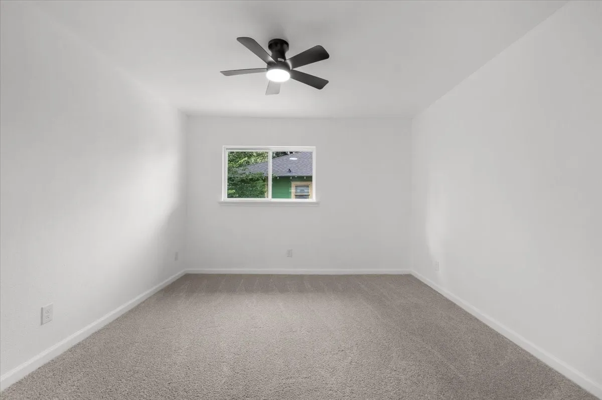 Single Family Residence For Sale in Dallas County , 818 Hollywood Avenue, Dallas, Texas 75208, 3 Bedroom, 2 Bathroom, Garage spaces, 1,531 Sqft, built in 1924, mls#21071194, Real Estate Agent in Dallas, Homes For Sale in Dallas county, Homes For Sale in Dallas, Realtor in Dallas Texas, Real Estate Brokerage Independent Realty Texas, Luminita Cordes Realtor