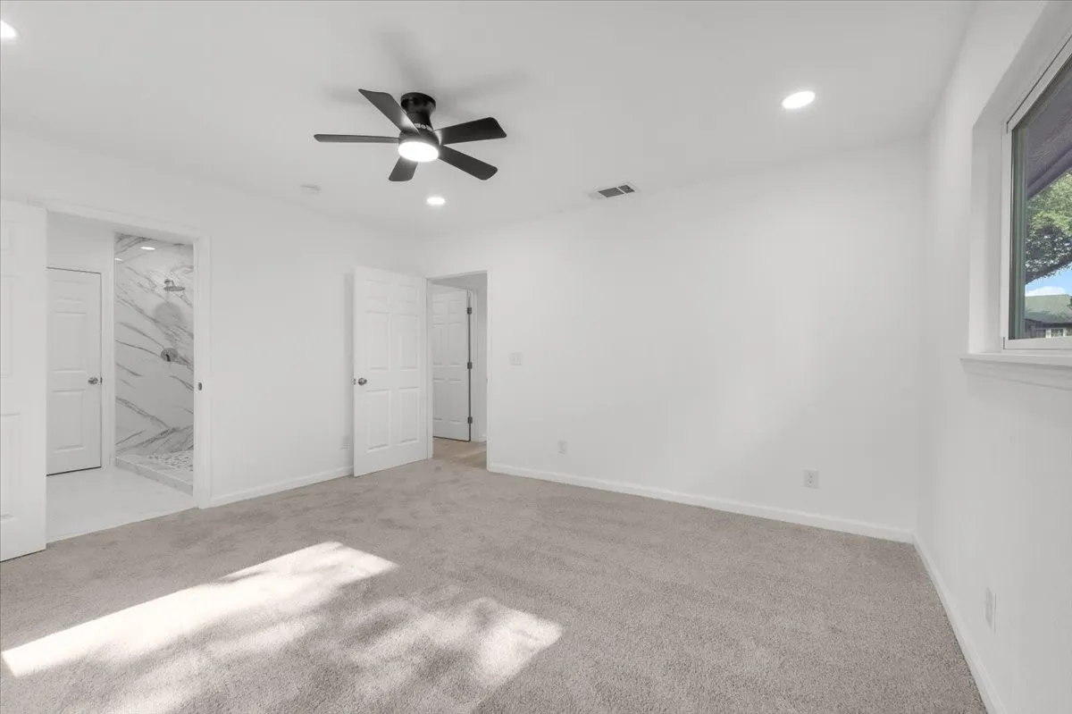 Single Family Residence For Sale in Dallas County , 818 Hollywood Avenue, Dallas, Texas 75208, 3 Bedroom, 2 Bathroom, Garage spaces, 1,531 Sqft, built in 1924, mls#21071194, Real Estate Agent in Dallas, Homes For Sale in Dallas county, Homes For Sale in Dallas, Realtor in Dallas Texas, Real Estate Brokerage Independent Realty Texas, Luminita Cordes Realtor