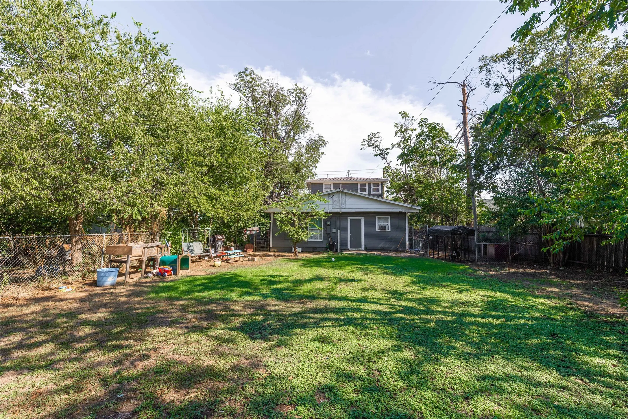 Single Family Residence For Sale in Brown County , 1909 Coggin Avenue, Brownwood, Texas 76801, 4 Bedroom, 2 Bathroom, Garage spaces, 2,239 Sqft, built in 1944, mls#21070530, Real Estate Agent in Brownwood, Homes For Sale in Brown county, Homes For Sale in Brownwood, Realtor in Brownwood Texas, Real Estate Brokerage Independent Realty Texas, Luminita Cordes Realtor