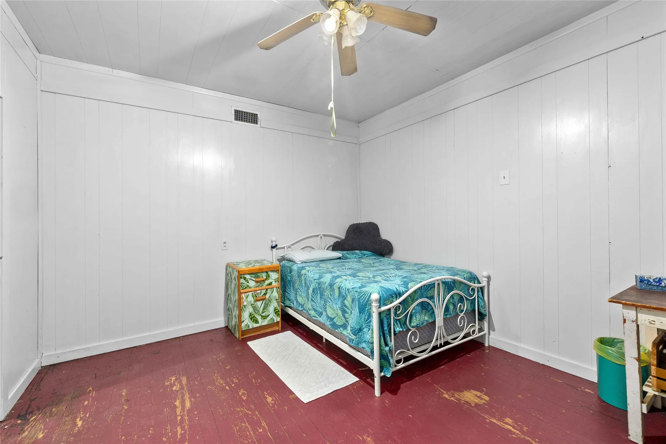 Single Family Residence For Sale in Brown County , 1909 Coggin Avenue, Brownwood, Texas 76801, 4 Bedroom, 2 Bathroom, Garage spaces, 2,239 Sqft, built in 1944, mls#21070530, Real Estate Agent in Brownwood, Homes For Sale in Brown county, Homes For Sale in Brownwood, Realtor in Brownwood Texas, Real Estate Brokerage Independent Realty Texas, Luminita Cordes Realtor