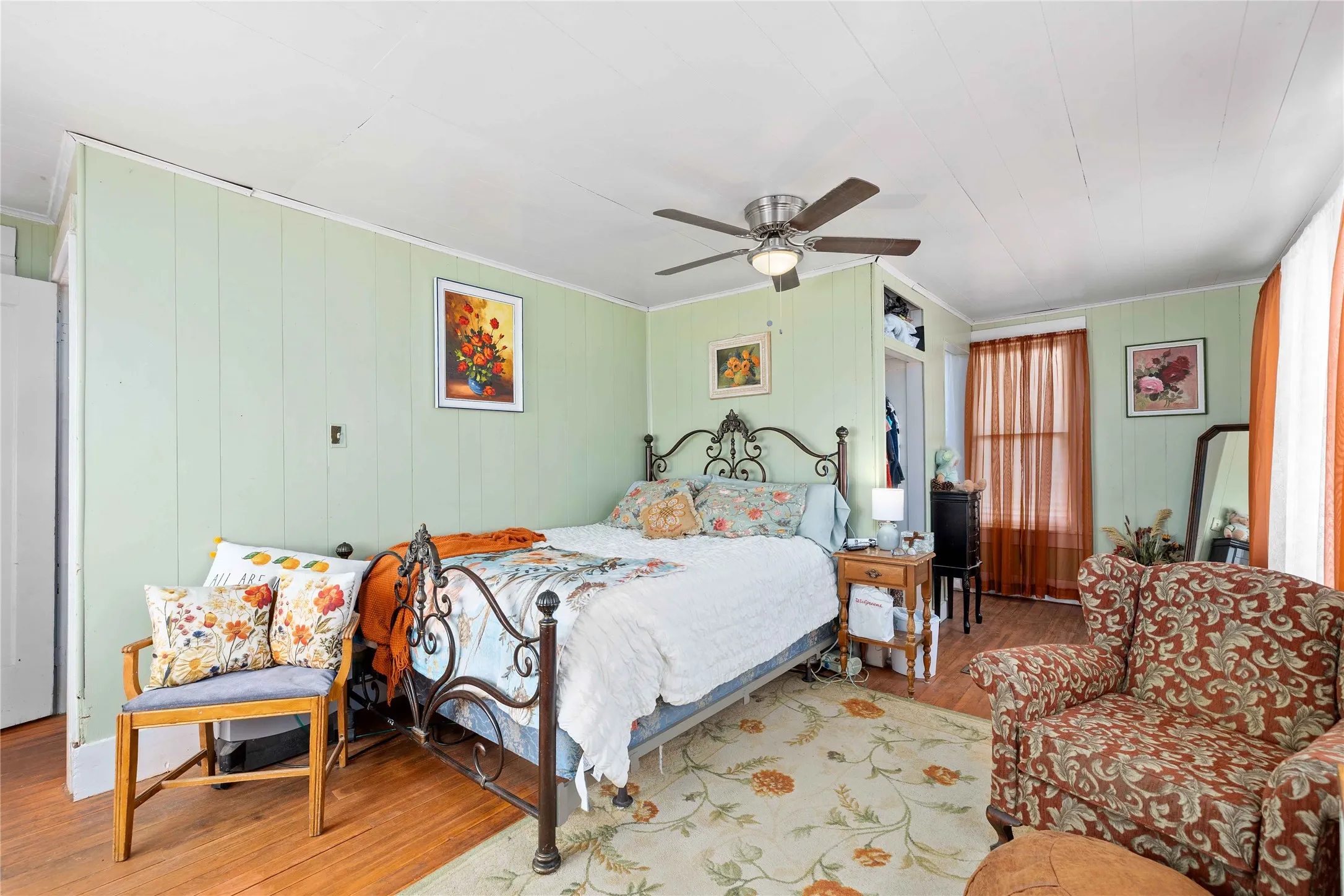Single Family Residence For Sale in Brown County , 1909 Coggin Avenue, Brownwood, Texas 76801, 4 Bedroom, 2 Bathroom, Garage spaces, 2,239 Sqft, built in 1944, mls#21070530, Real Estate Agent in Brownwood, Homes For Sale in Brown county, Homes For Sale in Brownwood, Realtor in Brownwood Texas, Real Estate Brokerage Independent Realty Texas, Luminita Cordes Realtor