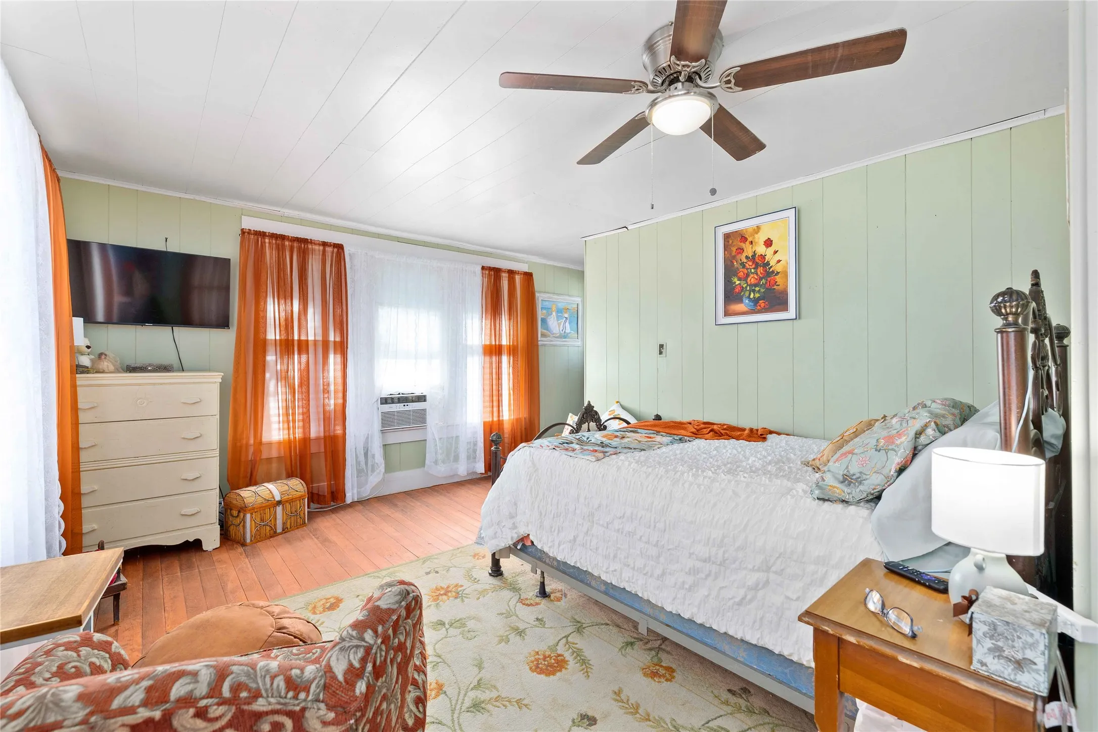Single Family Residence For Sale in Brown County , 1909 Coggin Avenue, Brownwood, Texas 76801, 4 Bedroom, 2 Bathroom, Garage spaces, 2,239 Sqft, built in 1944, mls#21070530, Real Estate Agent in Brownwood, Homes For Sale in Brown county, Homes For Sale in Brownwood, Realtor in Brownwood Texas, Real Estate Brokerage Independent Realty Texas, Luminita Cordes Realtor