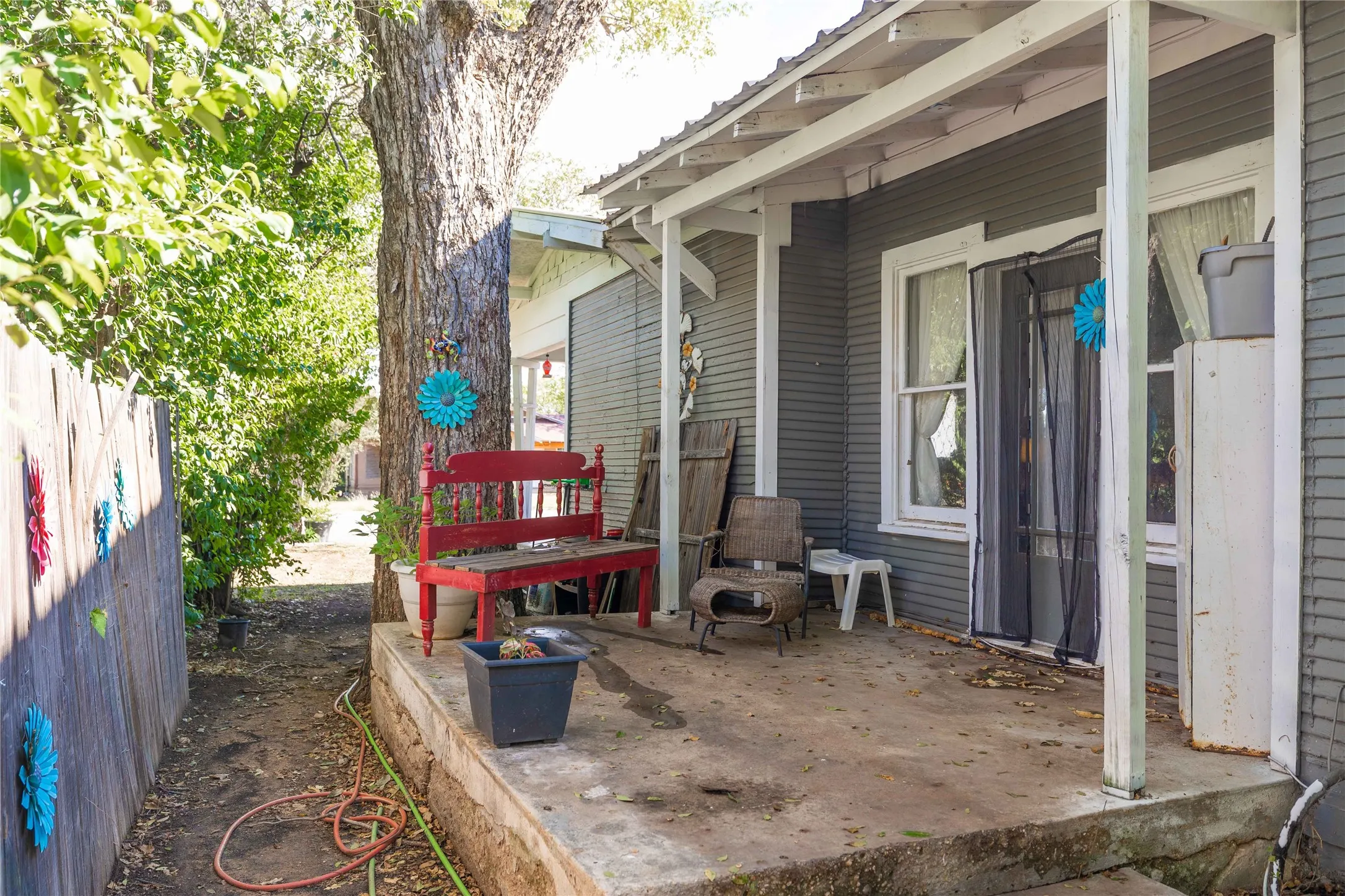 Single Family Residence For Sale in Brown County , 1909 Coggin Avenue, Brownwood, Texas 76801, 4 Bedroom, 2 Bathroom, Garage spaces, 2,239 Sqft, built in 1944, mls#21070530, Real Estate Agent in Brownwood, Homes For Sale in Brown county, Homes For Sale in Brownwood, Realtor in Brownwood Texas, Real Estate Brokerage Independent Realty Texas, Luminita Cordes Realtor